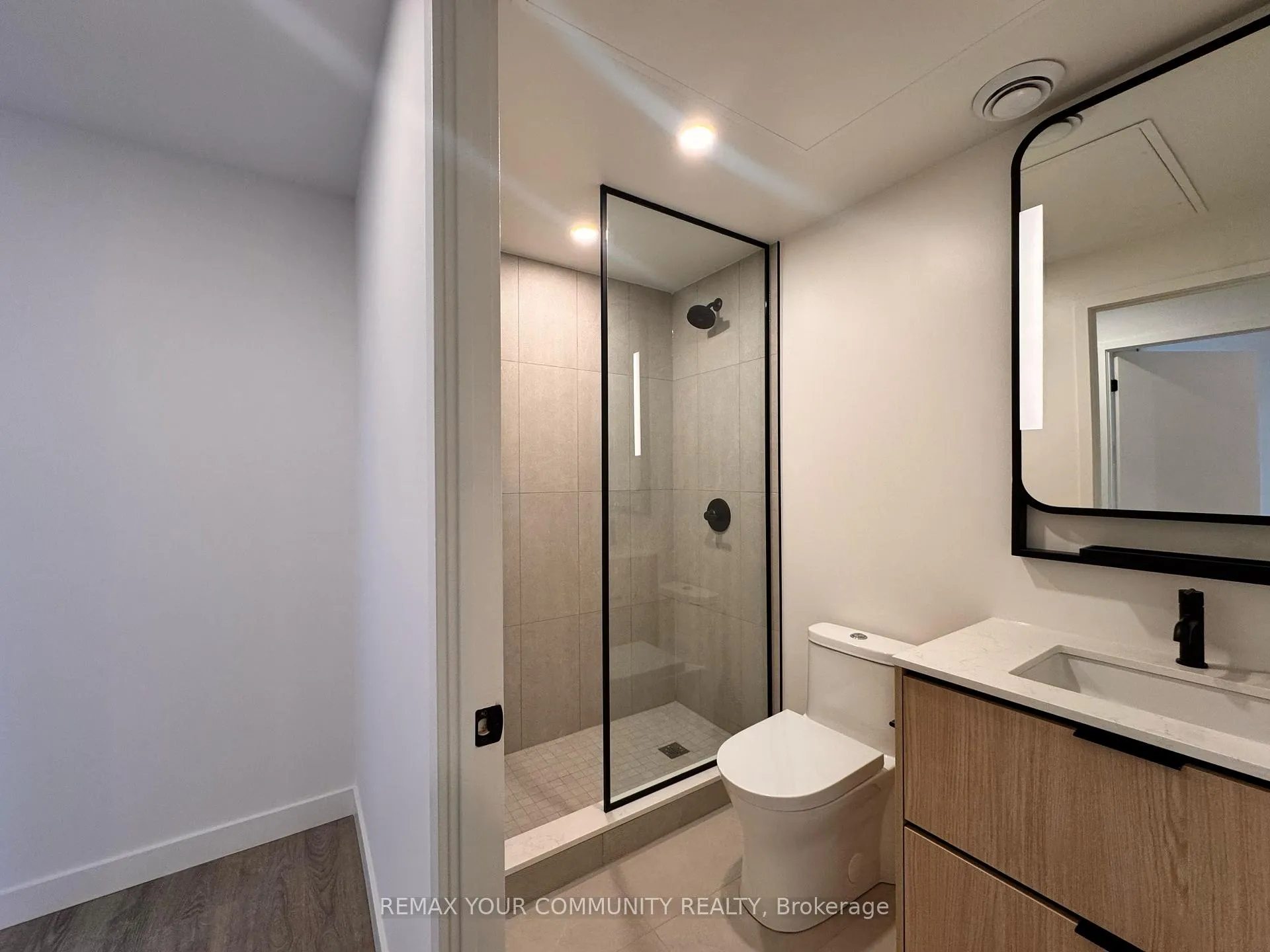Photo 5 of Unit 323, 1050 Eastern Avenue, Toronto, Greenwood-Coxwell — HOMEH