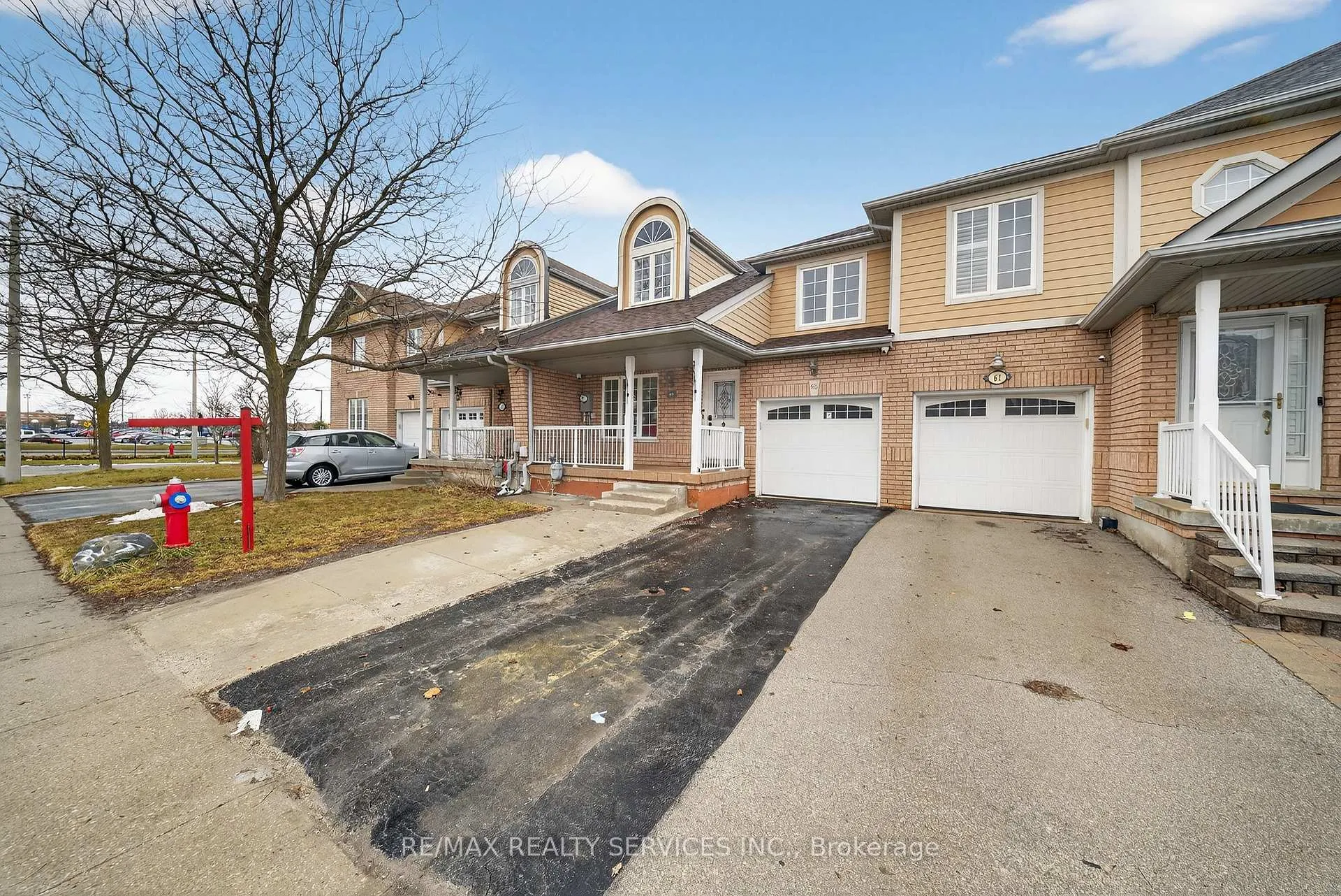 Photo 3 of 63 Irene Crescent, Brampton, Fletcher's Meadow — HOMEH