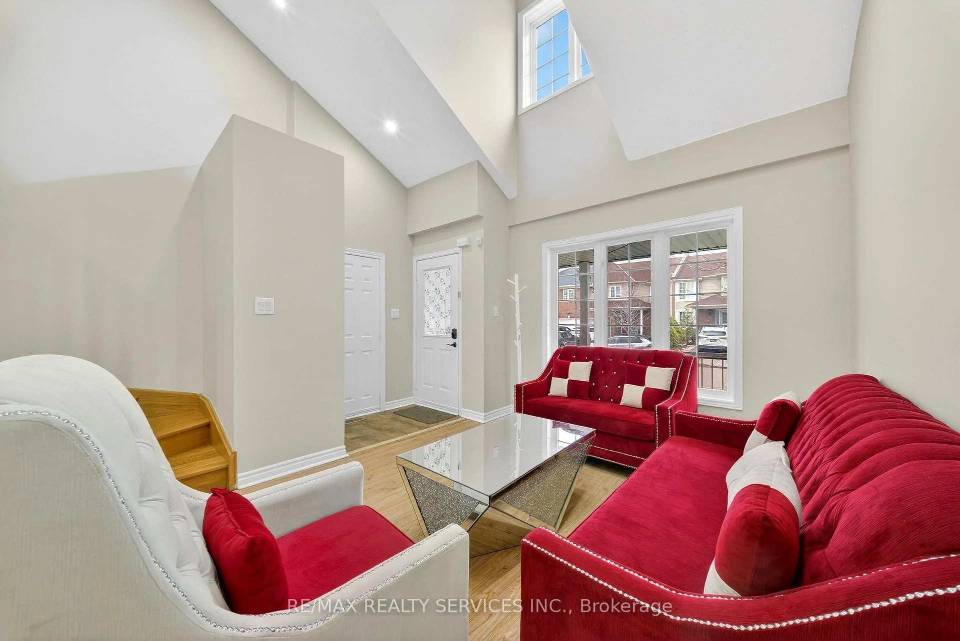 Photo 5 of 63 Irene Crescent, Brampton, Fletcher's Meadow — HOMEH