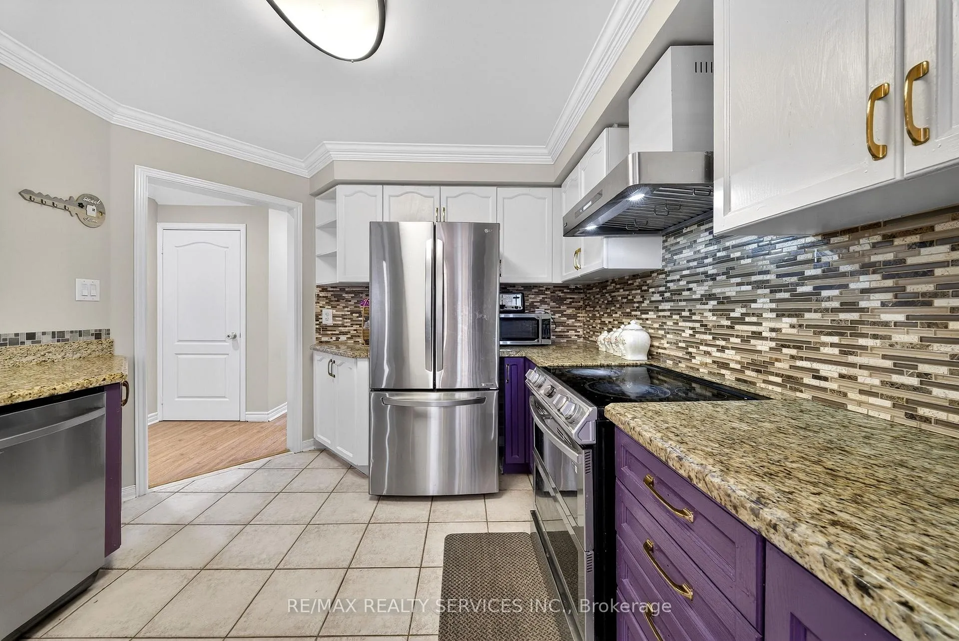 Photo 13 of 63 Irene Crescent, Brampton, Fletcher's Meadow — HOMEH