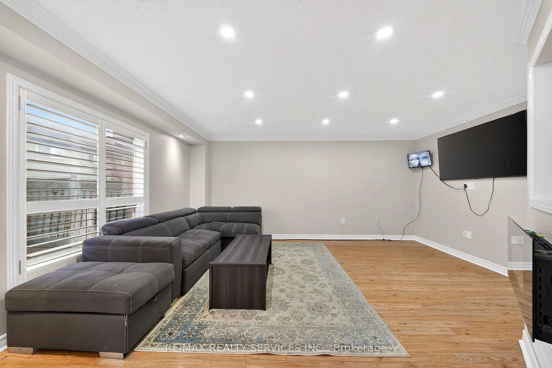 Photo 17 of 63 Irene Crescent, Brampton, Fletcher's Meadow — HOMEH