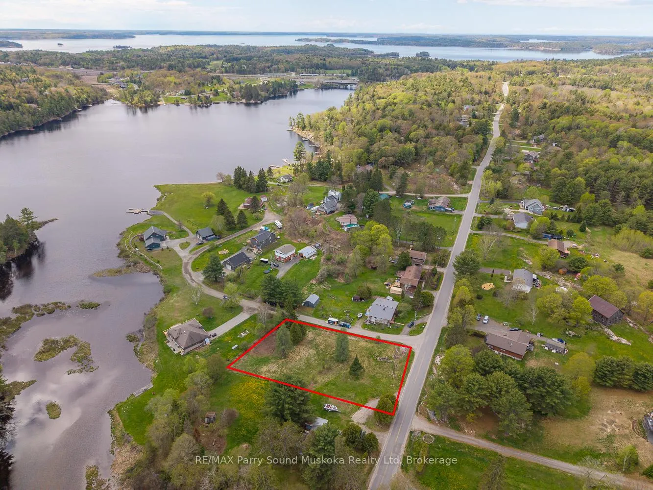 Photo 3 of 63 Pineridge Drive, McDougall — HOMEH