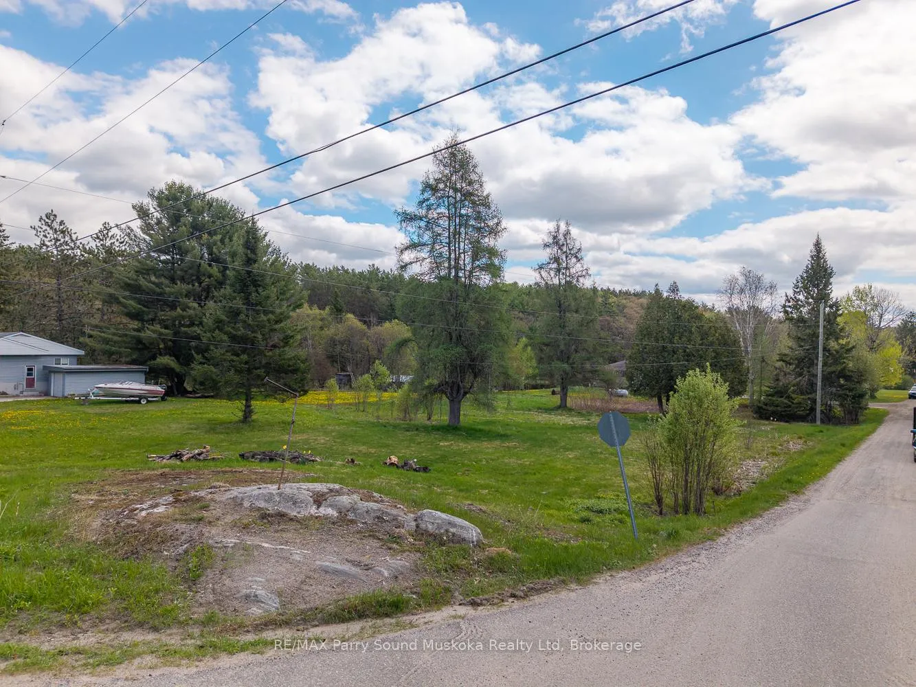 Photo 5 of 63 Pineridge Drive, McDougall — HOMEH