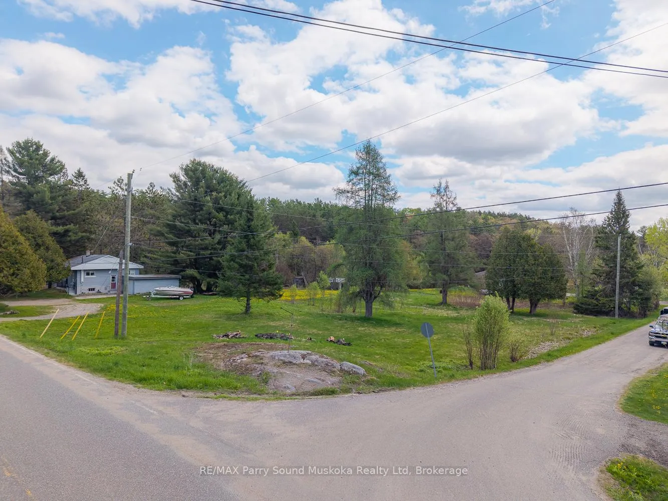 Photo 7 of 63 Pineridge Drive, McDougall — HOMEH
