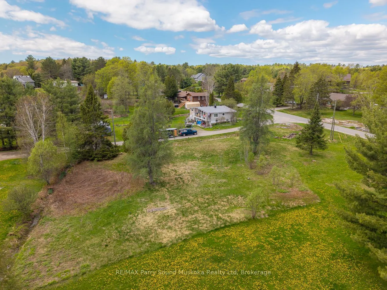 Photo 8 of 63 Pineridge Drive, McDougall — HOMEH