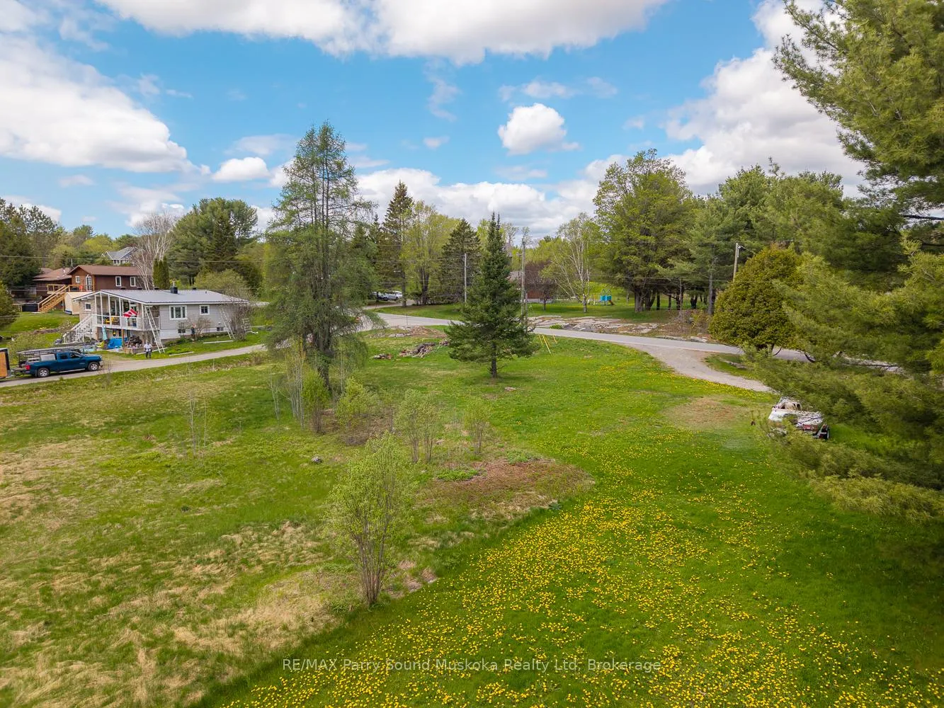 Photo 10 of 63 Pineridge Drive, McDougall — HOMEH