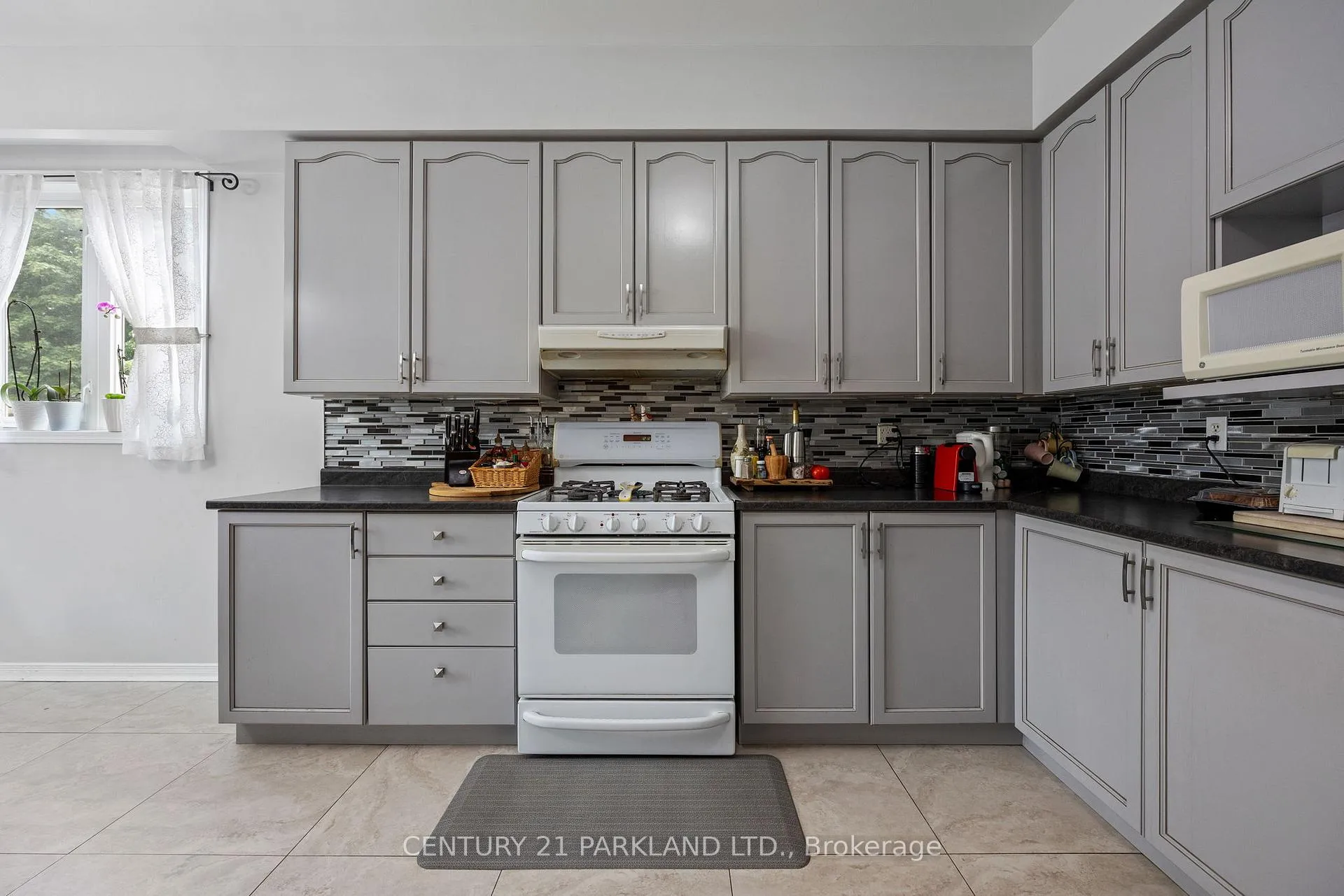 Photo 13 of 40 Lady Fern Drive, Markham, Legacy — HOMEH