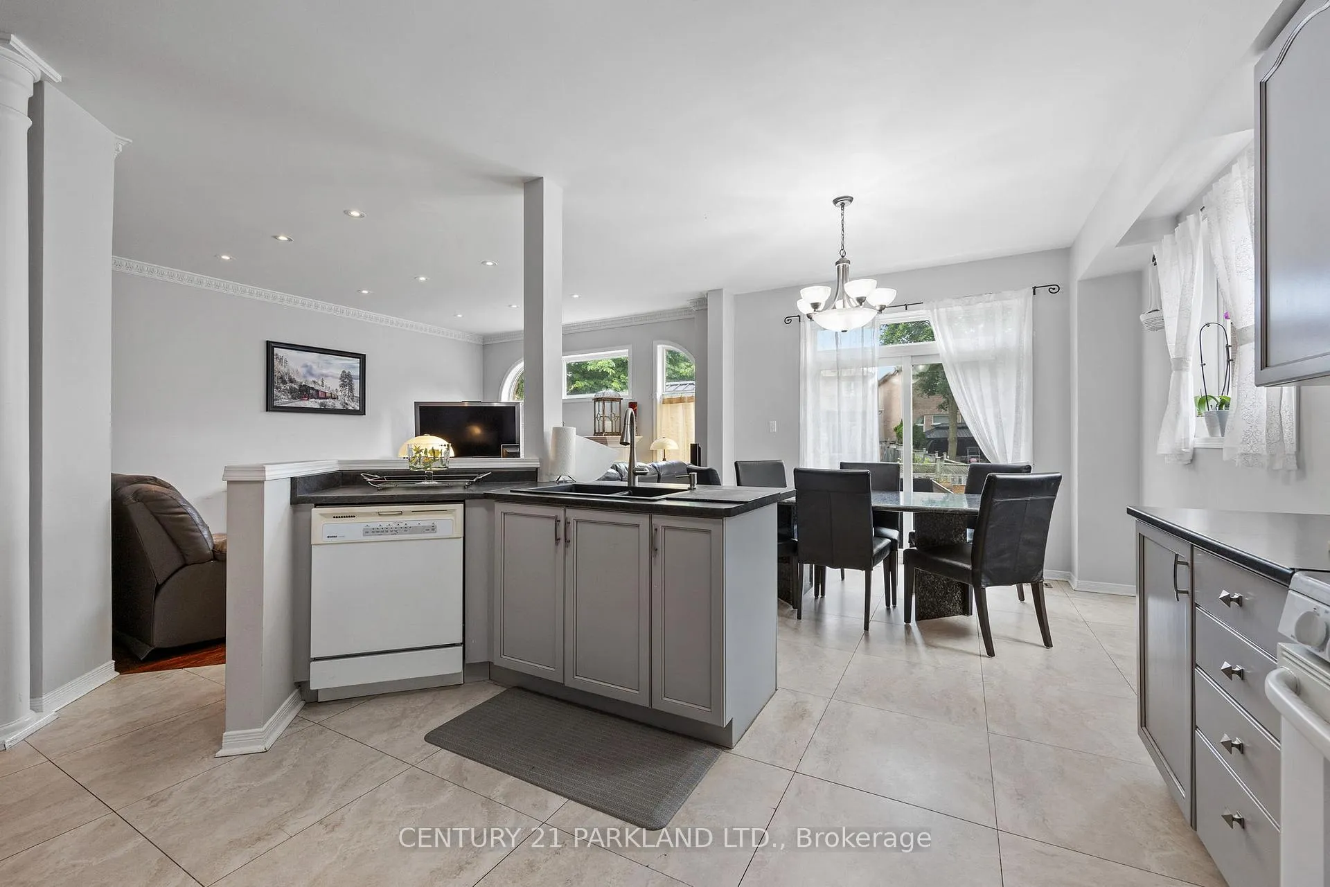 Photo 14 of 40 Lady Fern Drive, Markham, Legacy — HOMEH