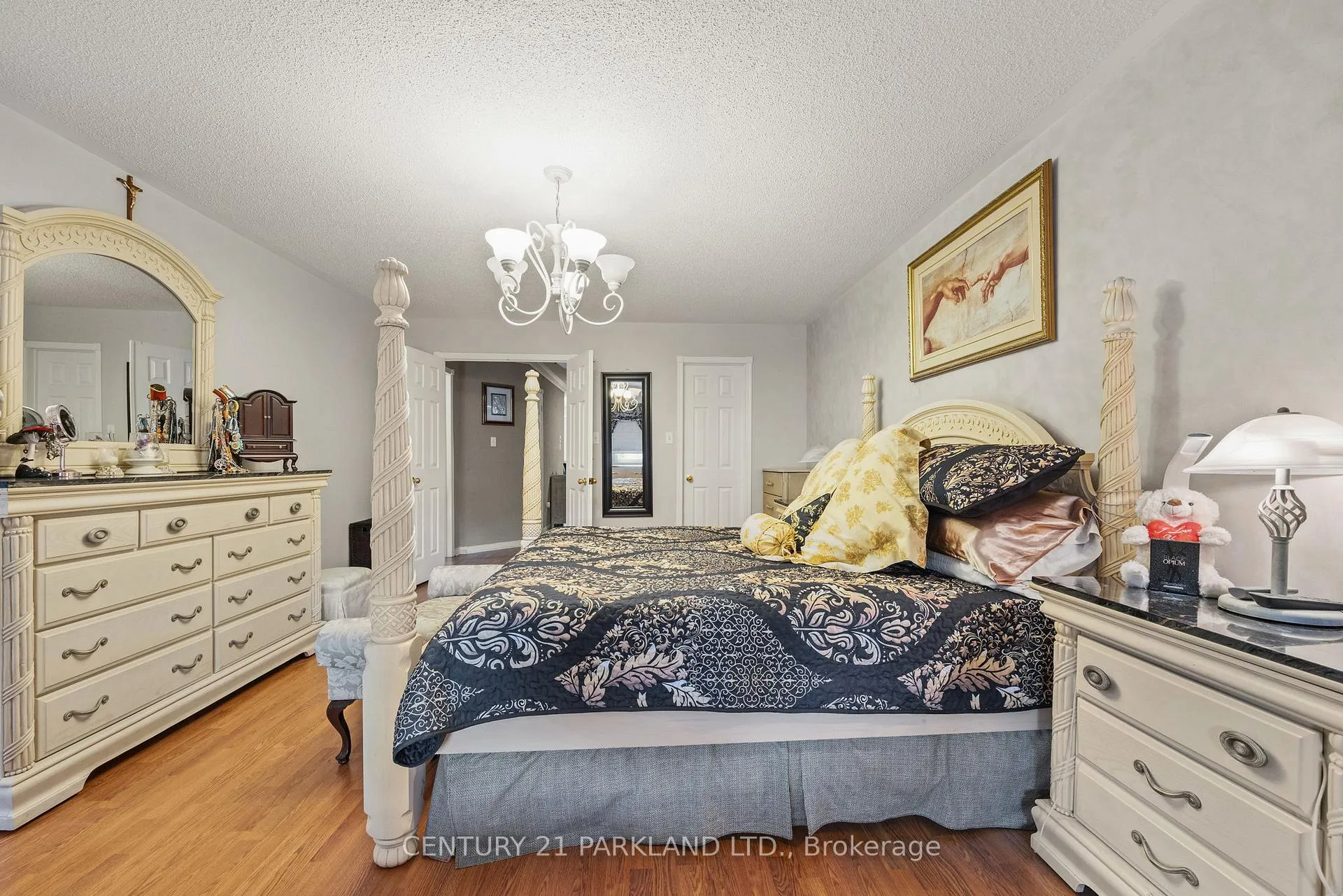 Photo 24 of 40 Lady Fern Drive, Markham, Legacy — HOMEH