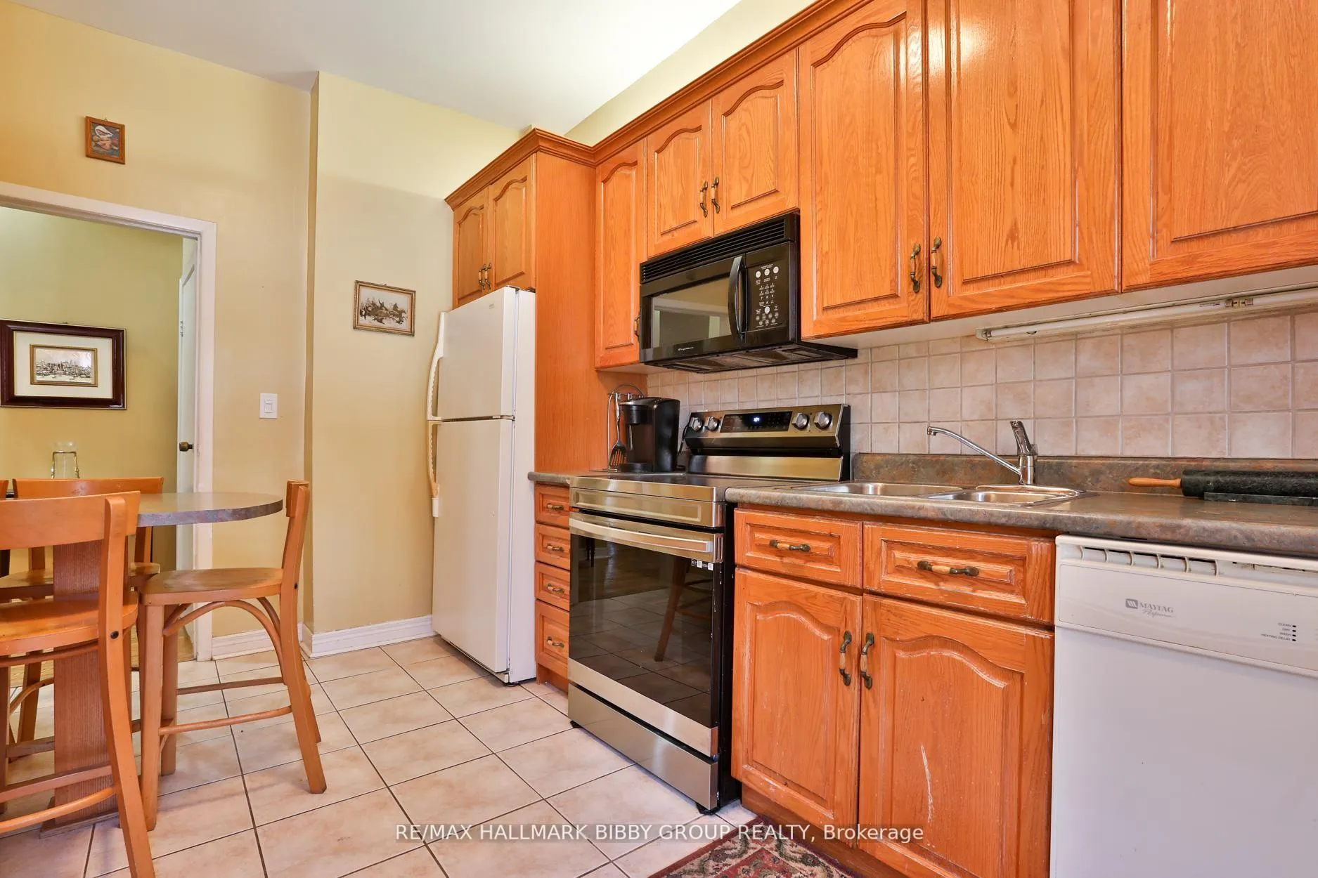 Photo 5 of 98 Fuller Avenue, Toronto, Roncesvalles — HOMEH