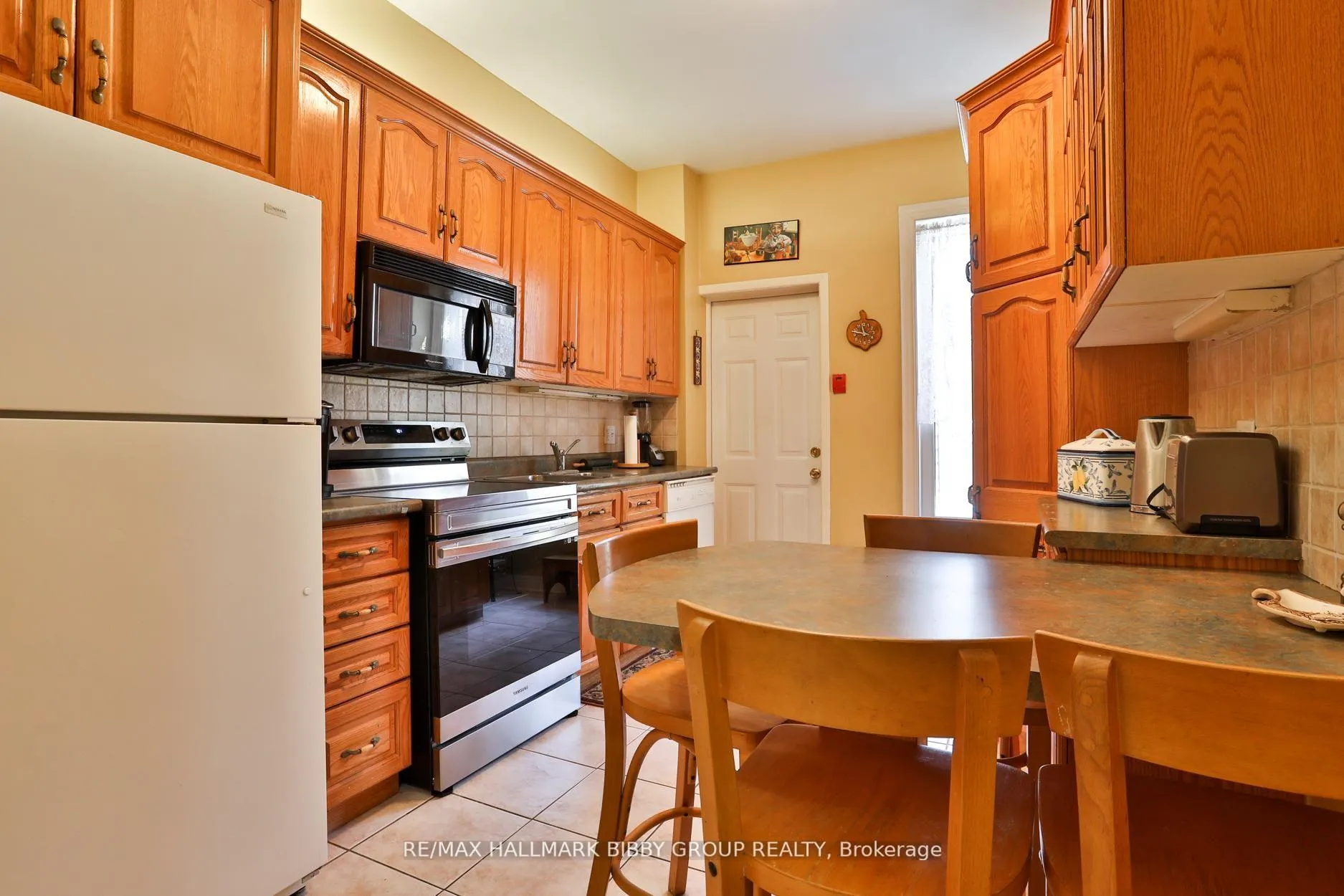 Photo 7 of 98 Fuller Avenue, Toronto, Roncesvalles — HOMEH