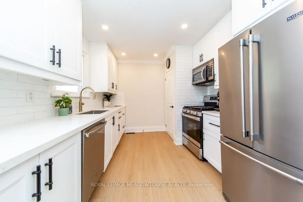 Photo 12 of 64 Dumbarton Street, Guelph, Riverside Park — HOMEH