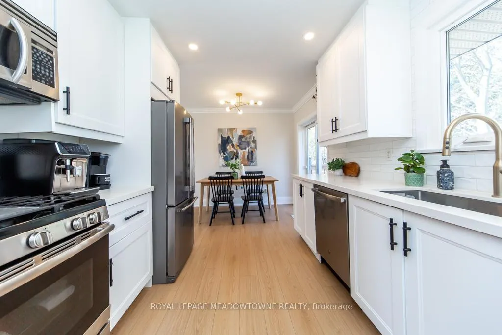 Photo 15 of 64 Dumbarton Street, Guelph, Riverside Park — HOMEH