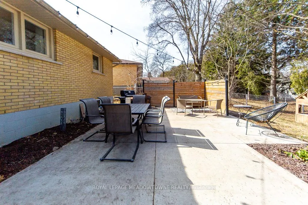 Photo 37 of 64 Dumbarton Street, Guelph, Riverside Park — HOMEH