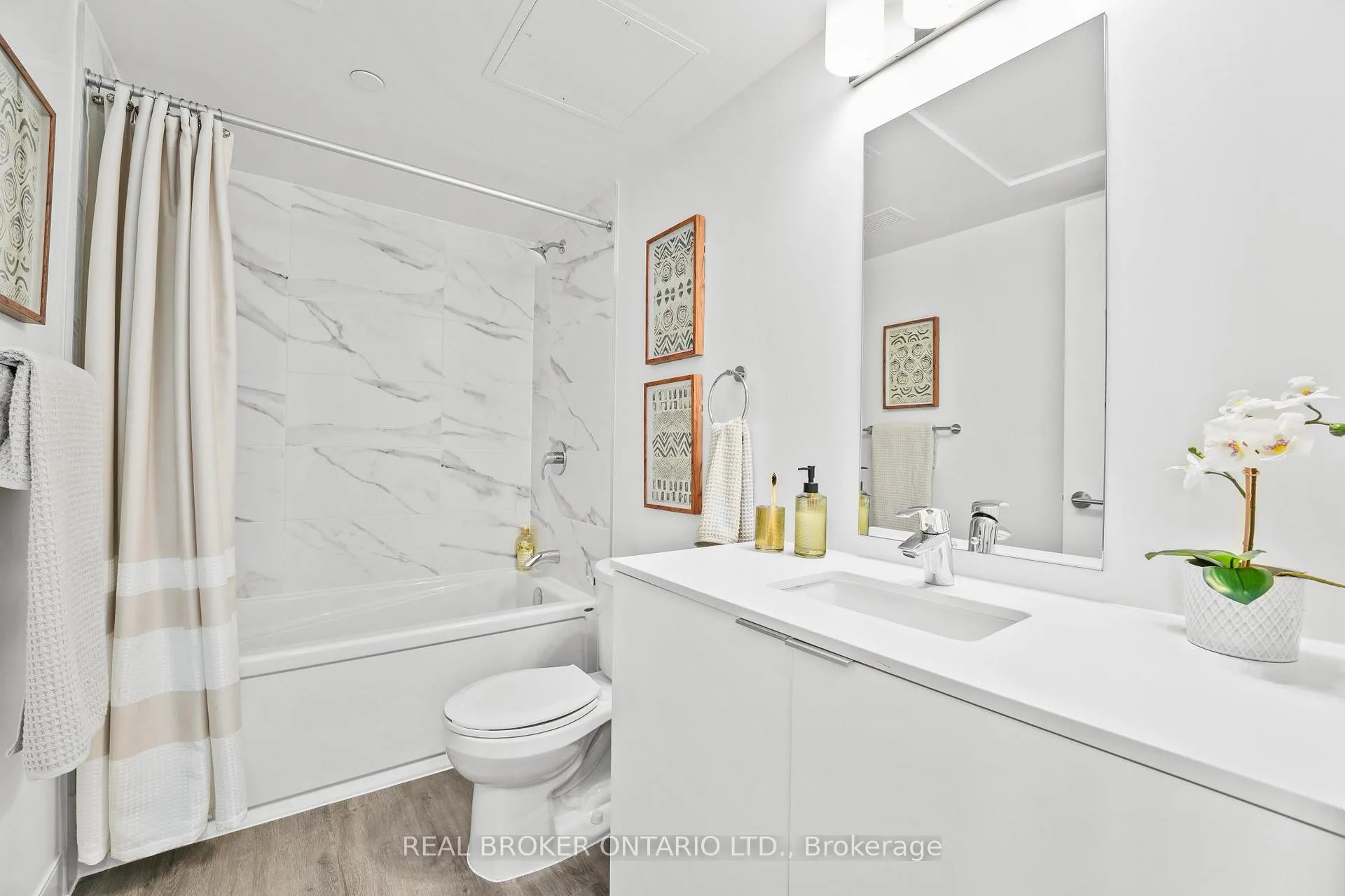 Photo 5 of Unit 510, 100 Manett Crescent, Brampton, Brampton West — HOMEH