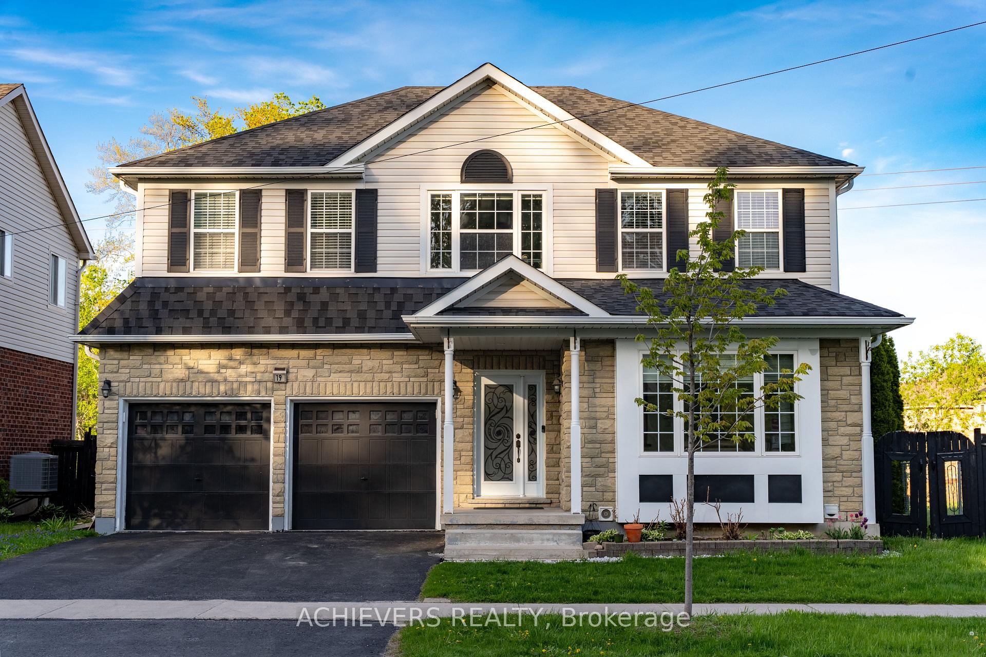 Photo 1 of 19 Thrushwood Drive, Barrie, 400 West — HOMEH