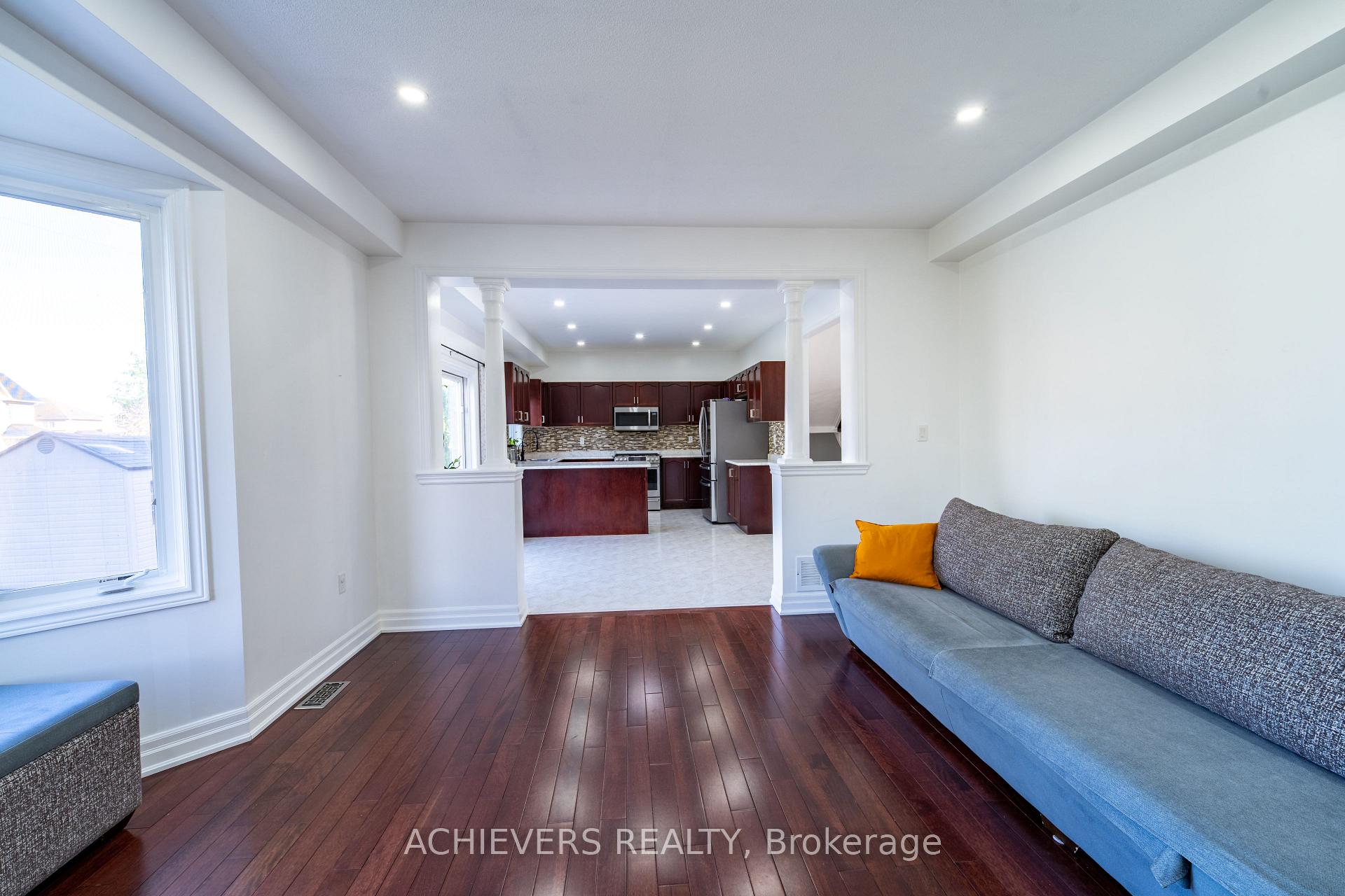 Photo 13 of 19 Thrushwood Drive, Barrie, 400 West — HOMEH