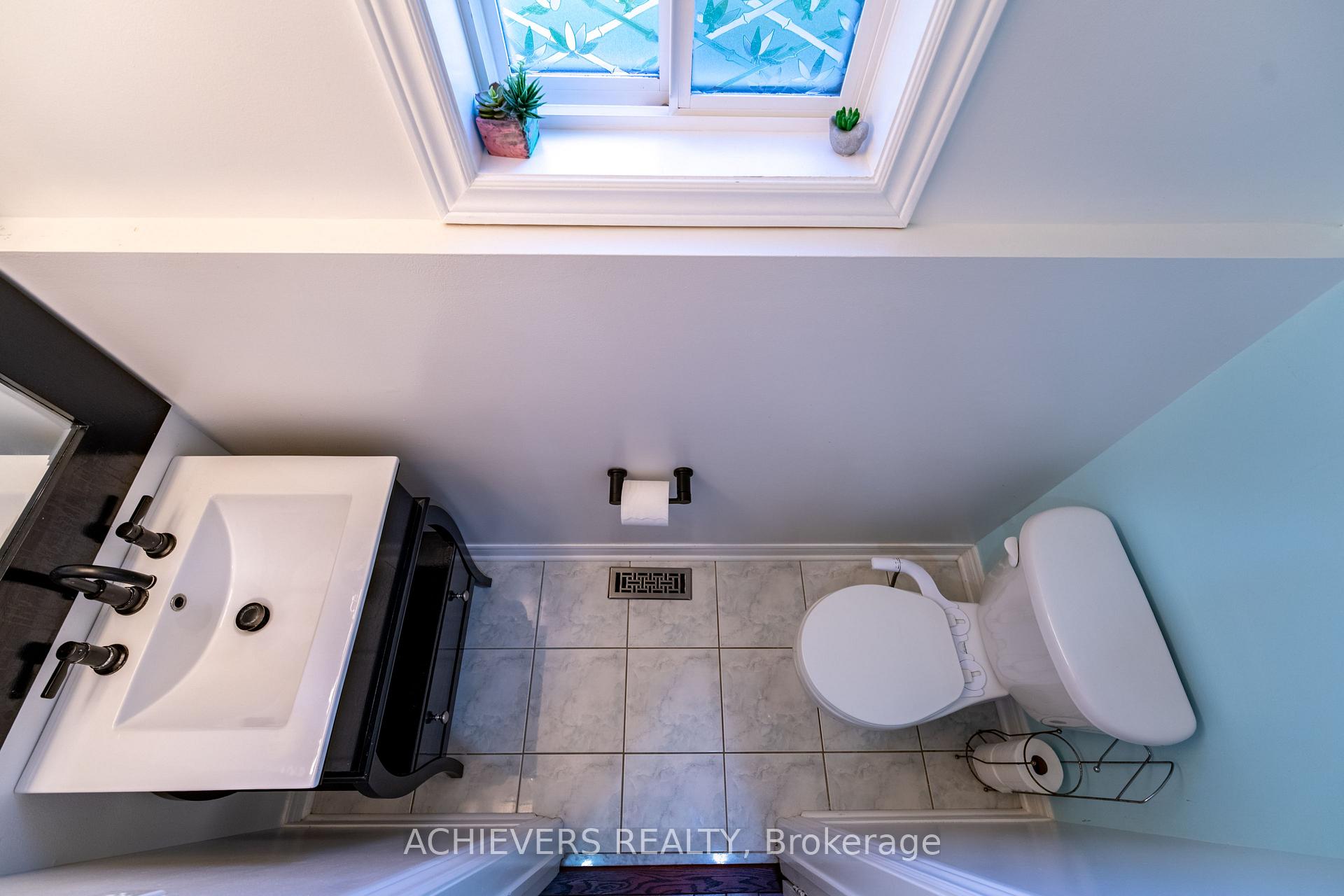 Photo 19 of 19 Thrushwood Drive, Barrie, 400 West — HOMEH