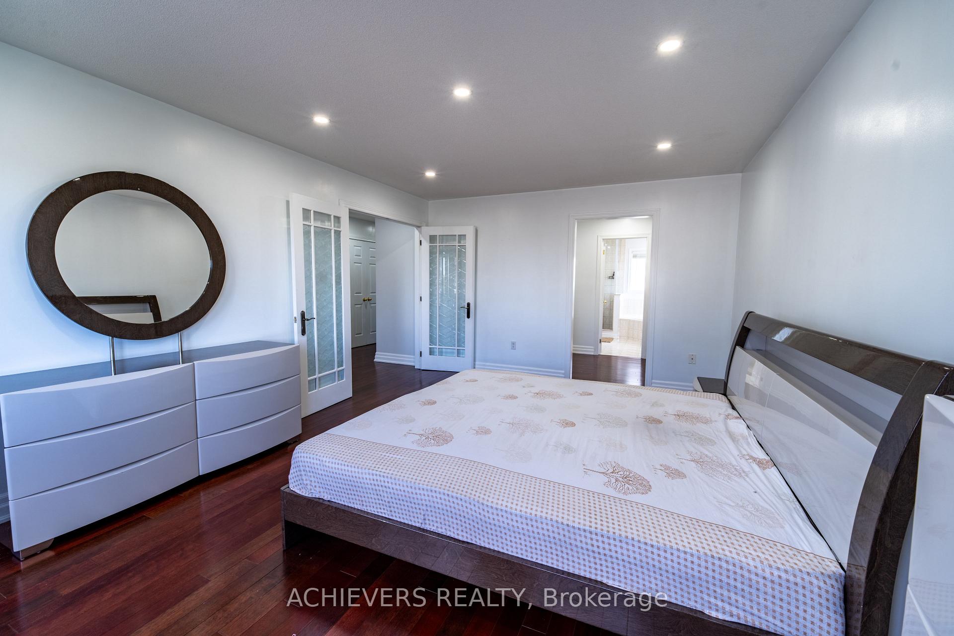 Photo 25 of 19 Thrushwood Drive, Barrie, 400 West — HOMEH
