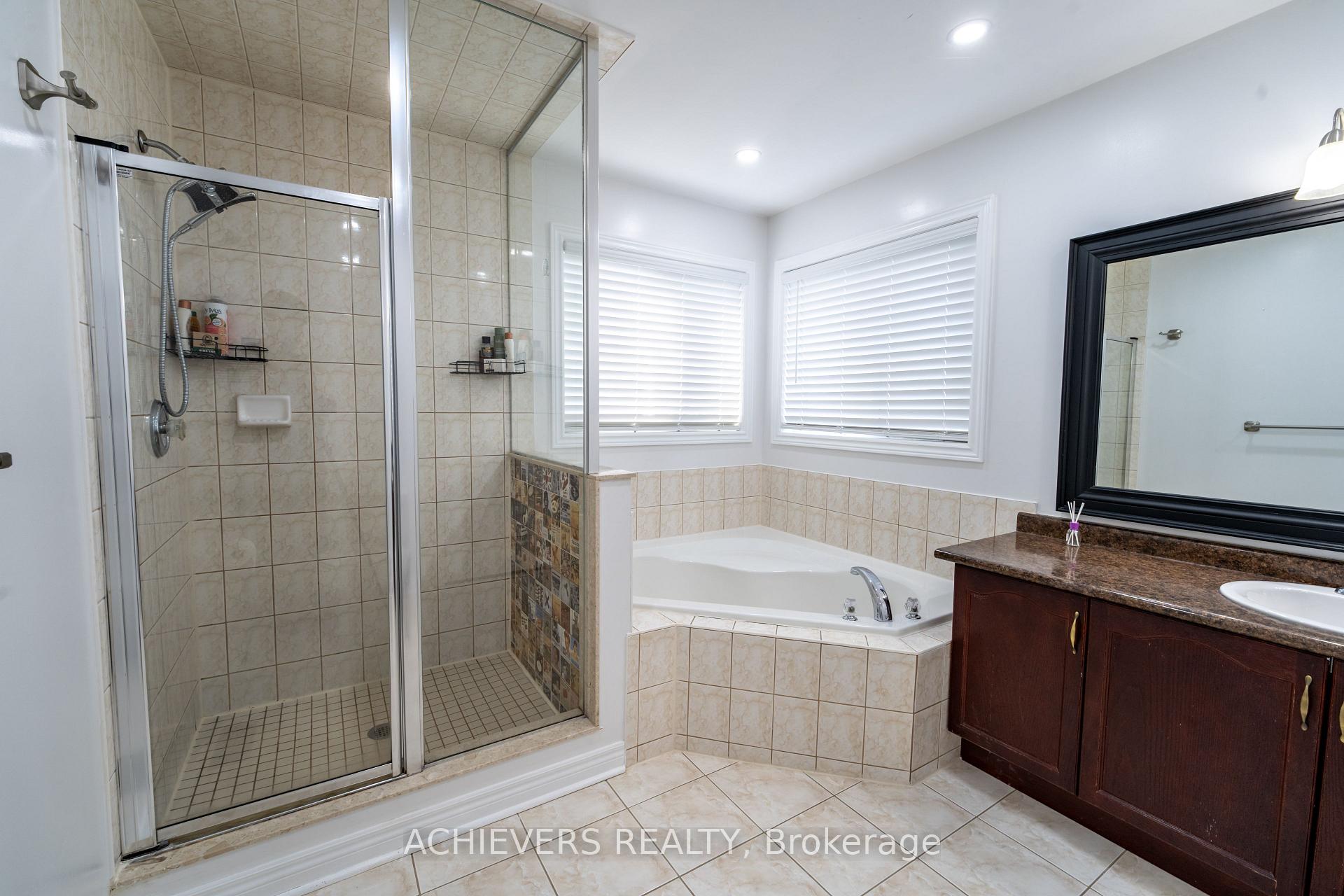 Photo 28 of 19 Thrushwood Drive, Barrie, 400 West — HOMEH