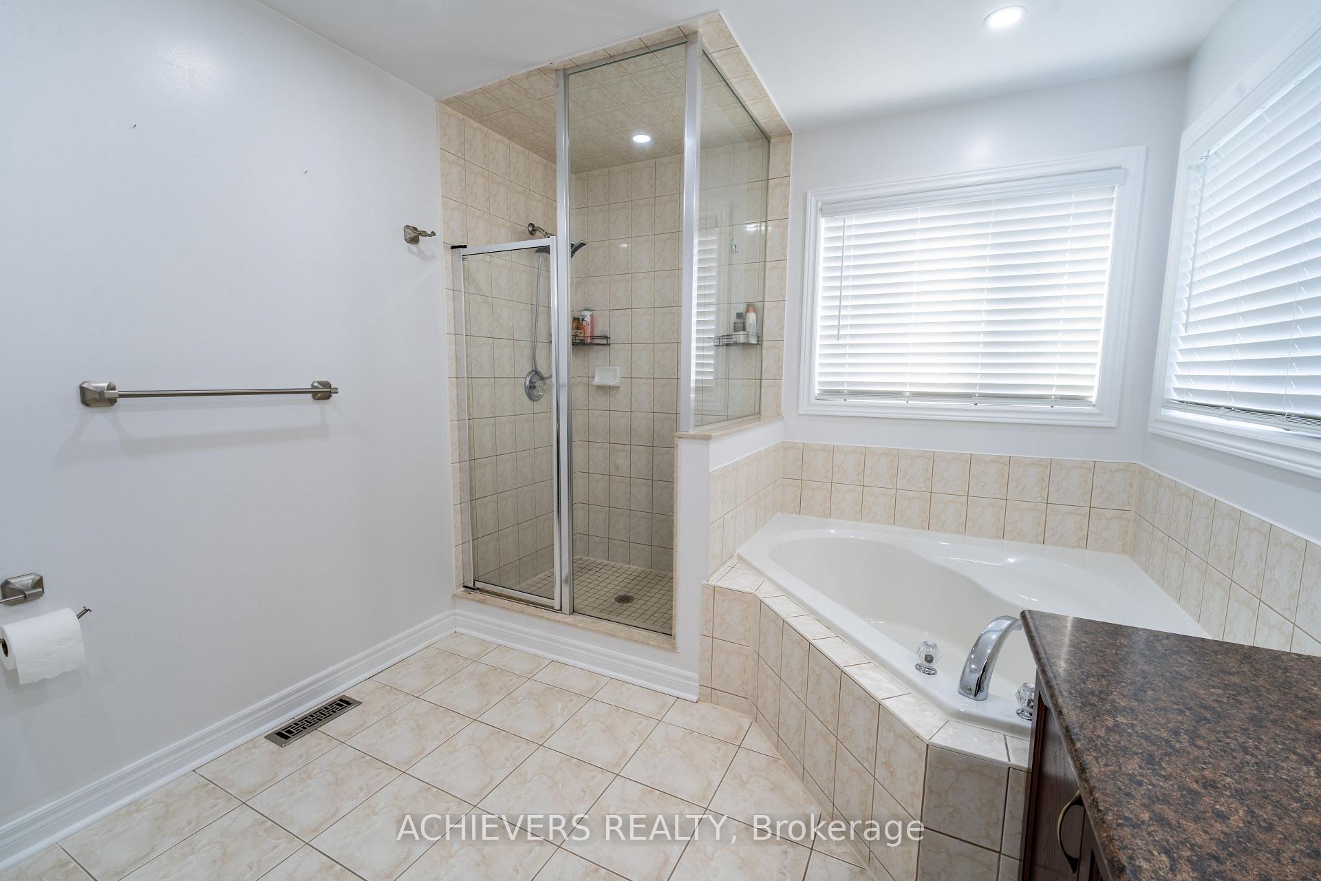 Photo 29 of 19 Thrushwood Drive, Barrie, 400 West — HOMEH