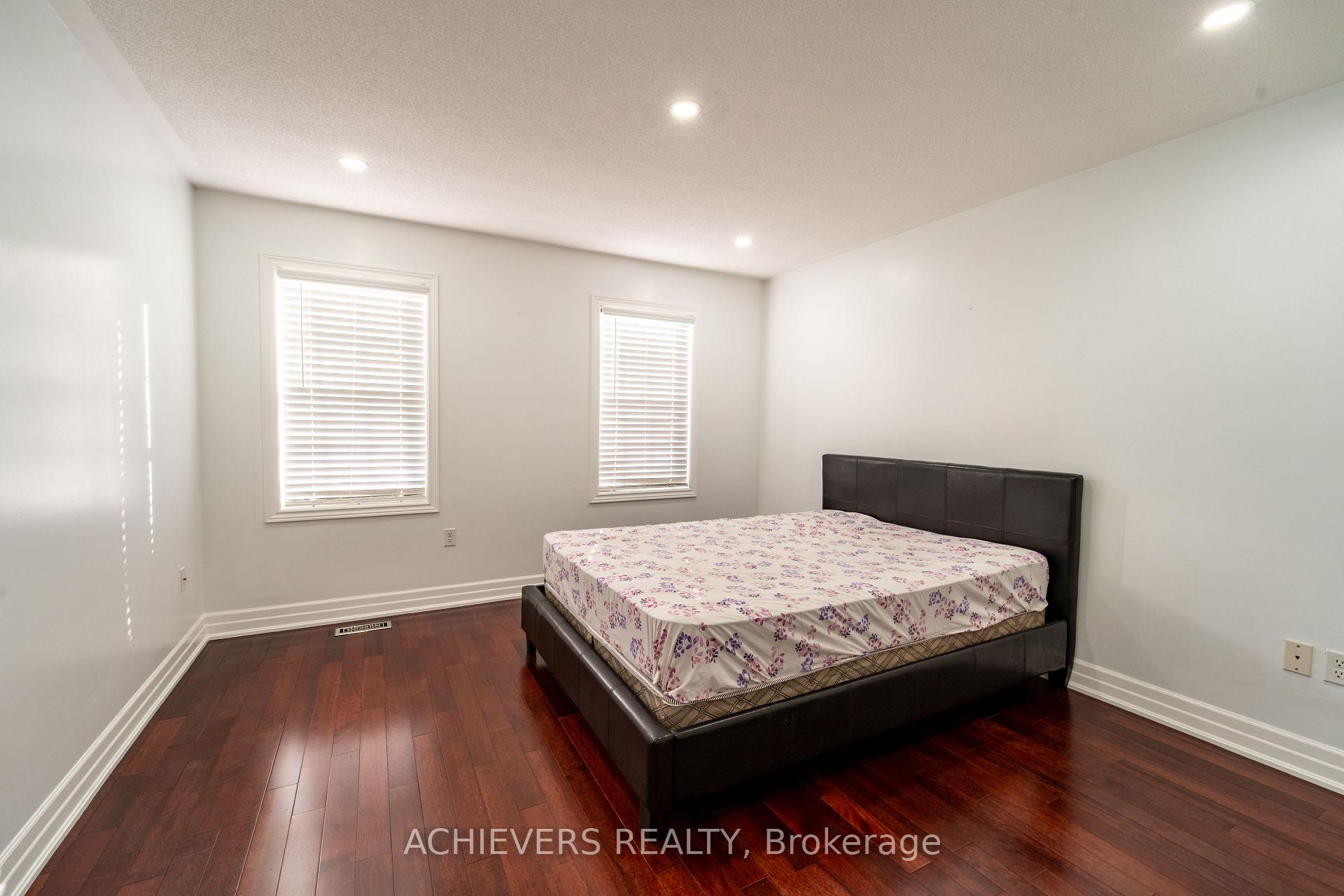 Photo 31 of 19 Thrushwood Drive, Barrie, 400 West — HOMEH