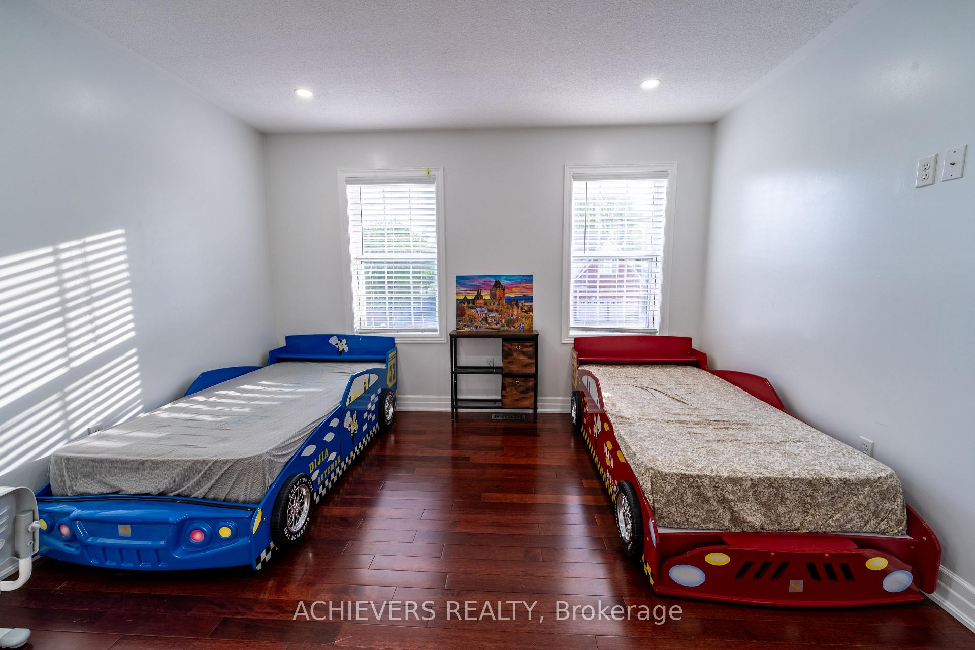 Photo 35 of 19 Thrushwood Drive, Barrie, 400 West — HOMEH