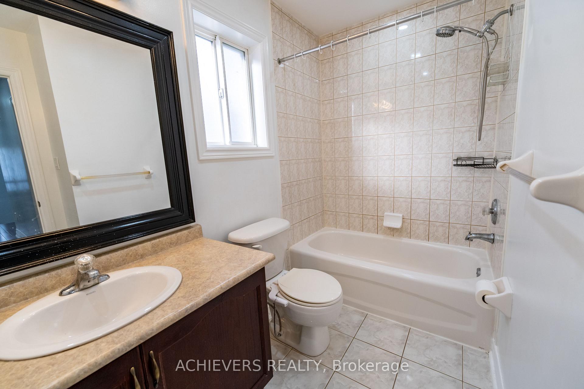 Photo 37 of 19 Thrushwood Drive, Barrie, 400 West — HOMEH