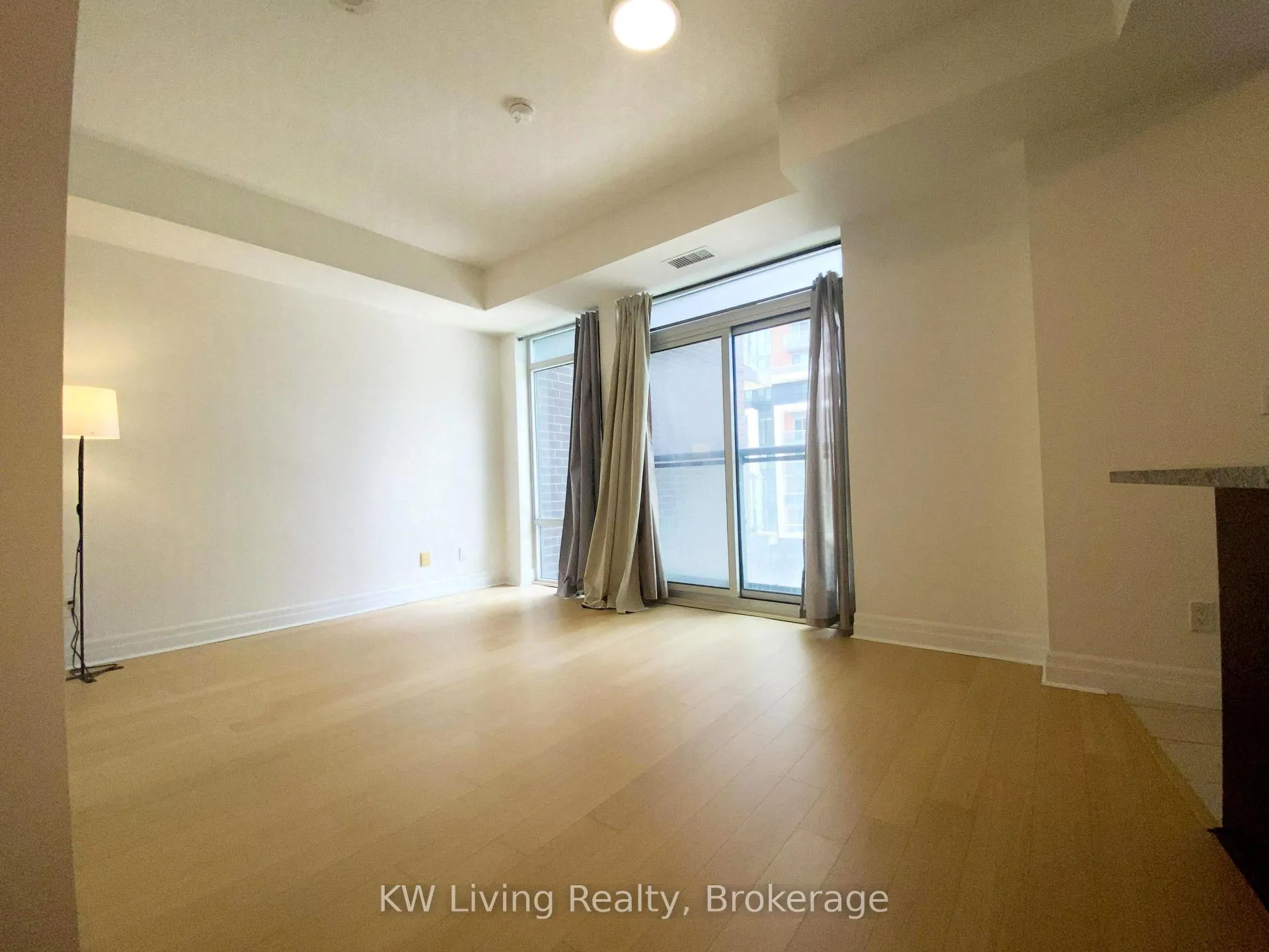 Photo 5 of Unit 714, 8110 Birchmount Road, Markham, Unionville — HOMEH