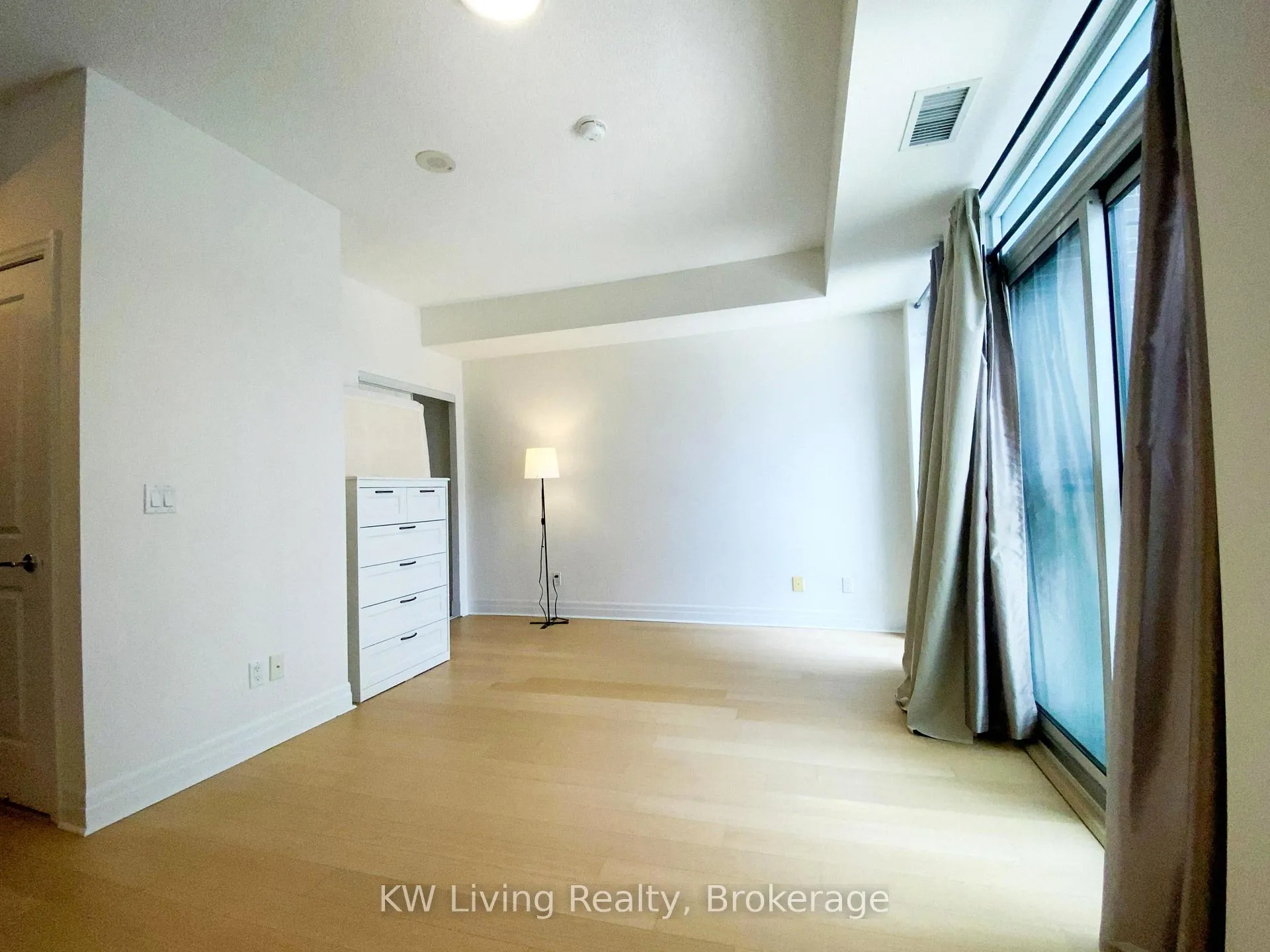 Photo 6 of Unit 714, 8110 Birchmount Road, Markham, Unionville — HOMEH