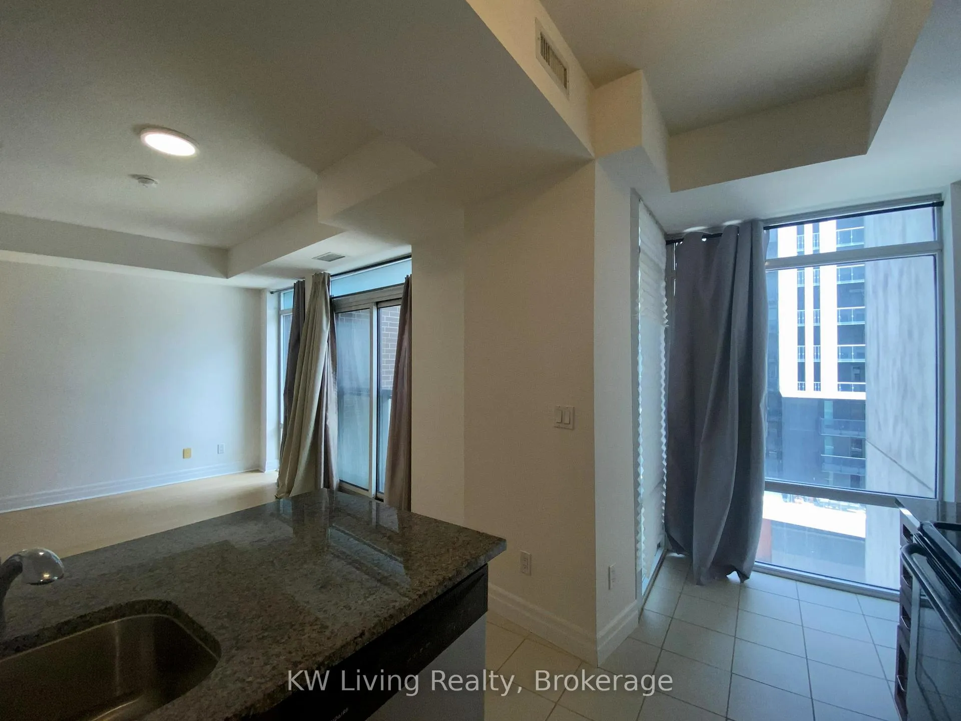 Photo 9 of Unit 714, 8110 Birchmount Road, Markham, Unionville — HOMEH