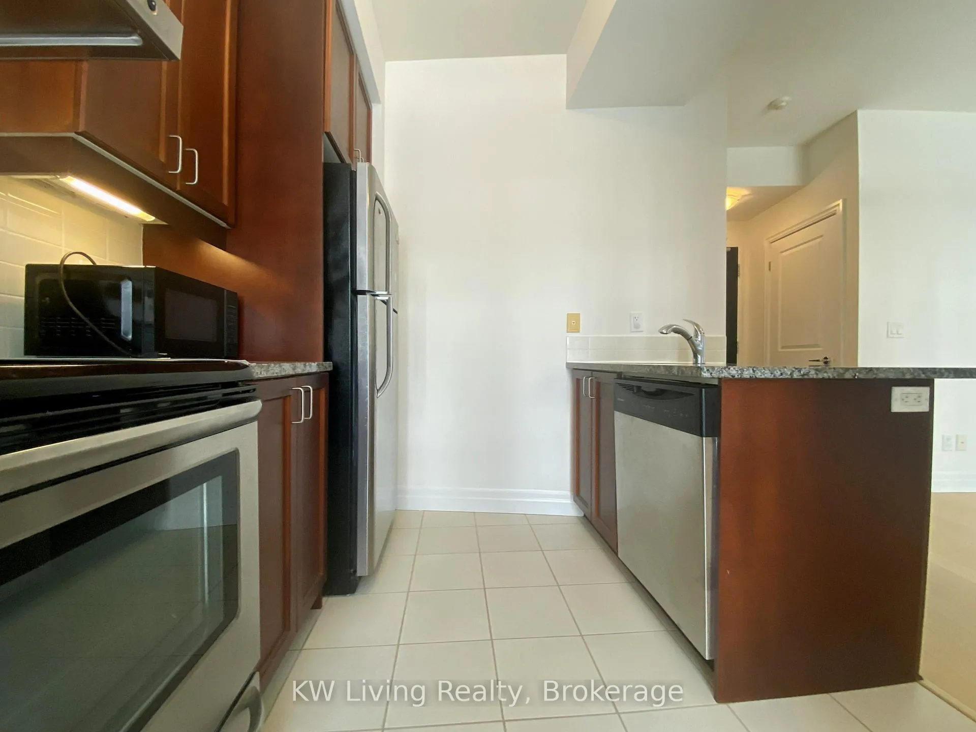 Photo 10 of Unit 714, 8110 Birchmount Road, Markham, Unionville — HOMEH