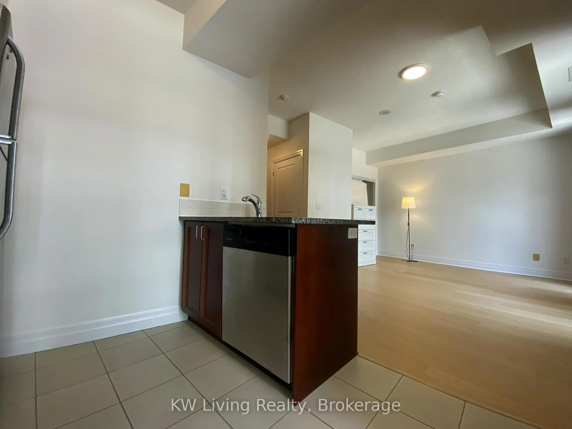 Photo 11 of Unit 714, 8110 Birchmount Road, Markham, Unionville — HOMEH