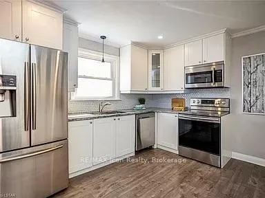 Photo 6 of Unit Main, 319 Ridgewood Crescent S, London, South D — HOMEH