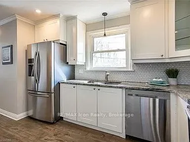 Photo 8 of Unit Main, 319 Ridgewood Crescent S, London, South D — HOMEH