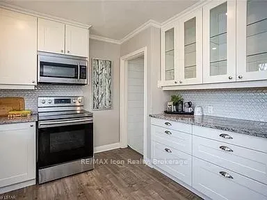 Photo 9 of Unit Main, 319 Ridgewood Crescent S, London, South D — HOMEH