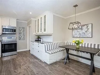 Photo 11 of Unit Main, 319 Ridgewood Crescent S, London, South D — HOMEH