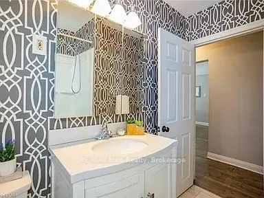 Photo 16 of Unit Main, 319 Ridgewood Crescent S, London, South D — HOMEH