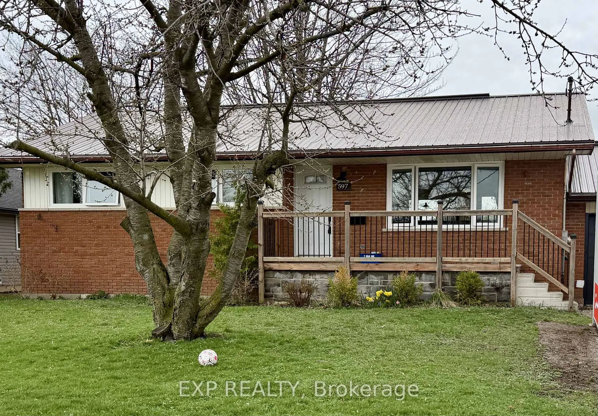 Photo 1 of 597 Gold Street, Warwick, Watford — HOMEH