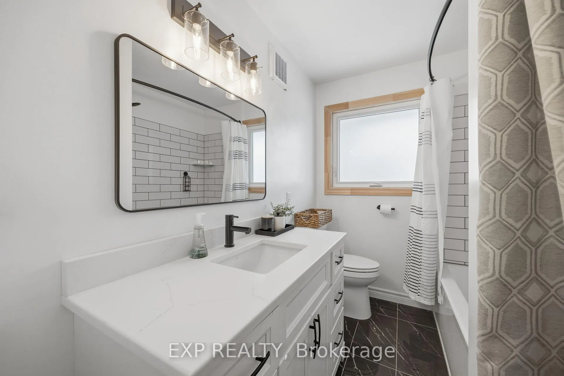 Photo 15 of 597 Gold Street, Warwick, Watford — HOMEH