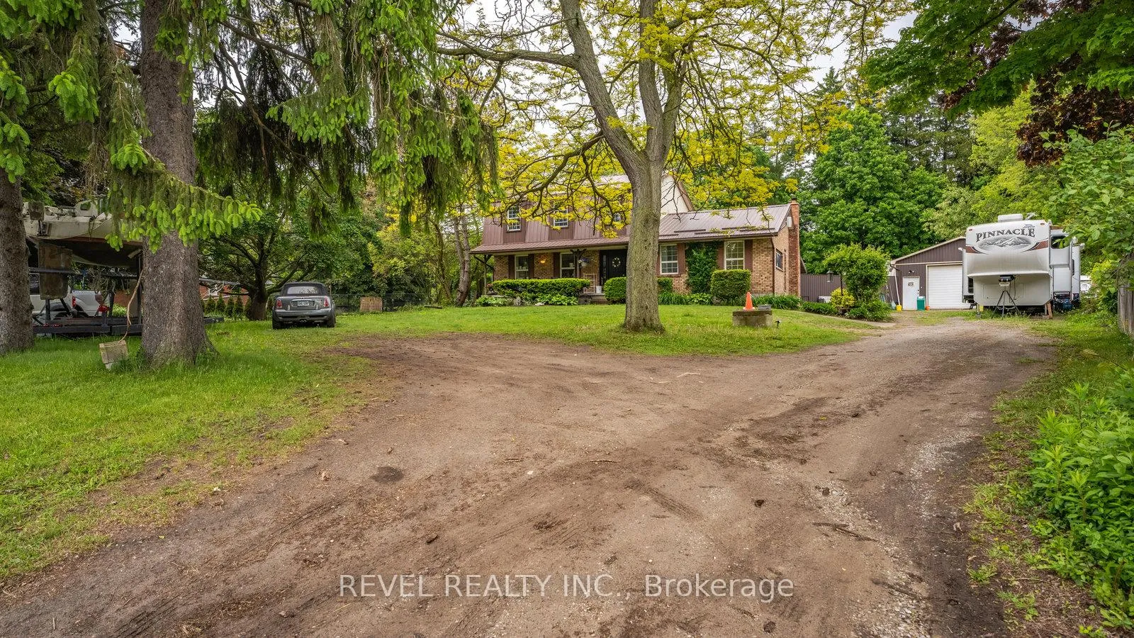 Photo 3 of 279 Cockshutt Road, Brantford — HOMEH