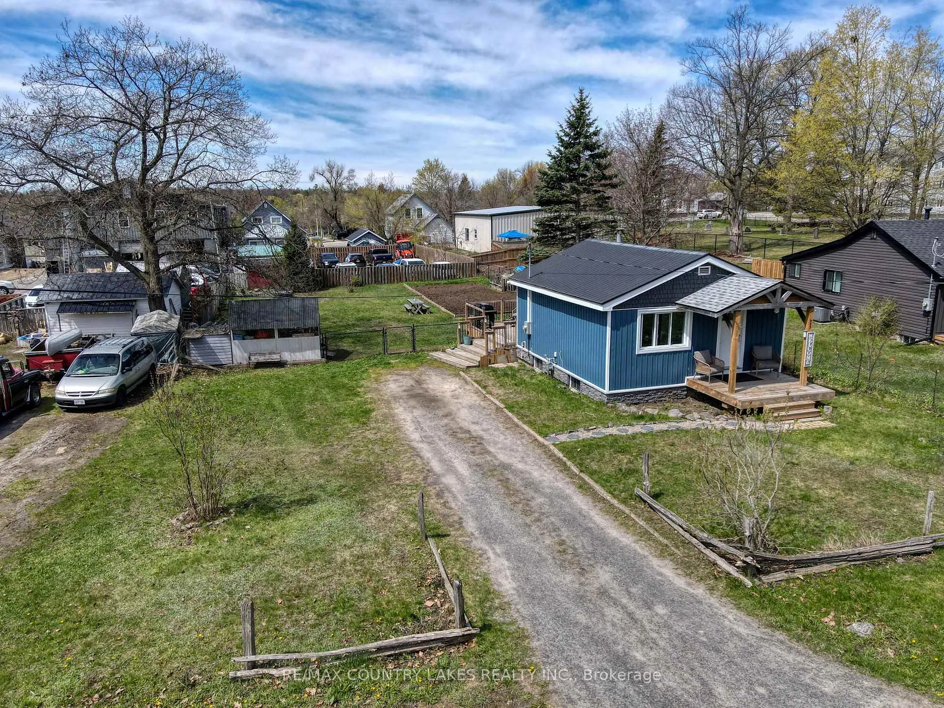 Photo 1 of 945 First Street S, Gravenhurst, Wood (Gravenhurst) — HOMEH