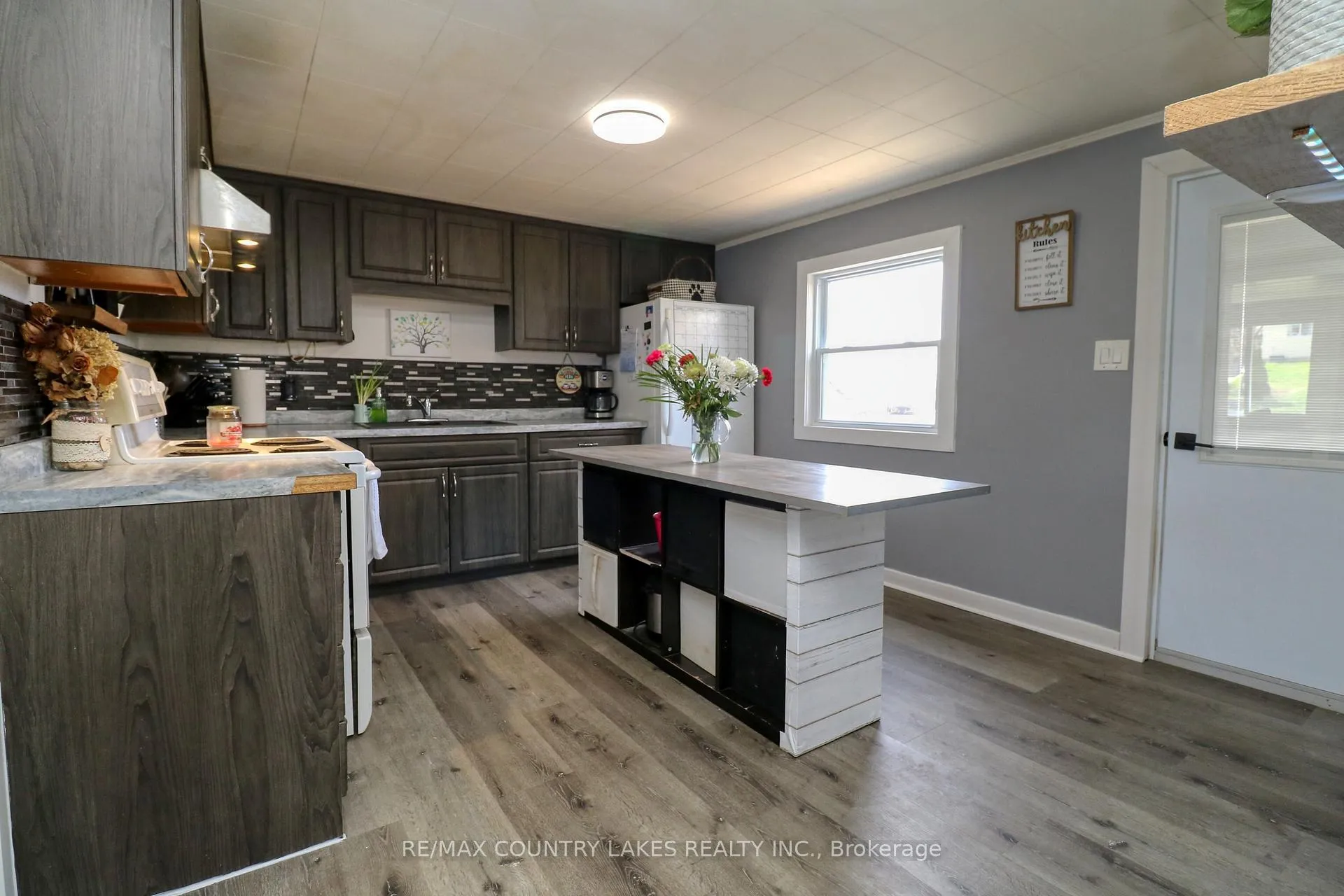 Photo 9 of 945 First Street S, Gravenhurst, Wood (Gravenhurst) — HOMEH