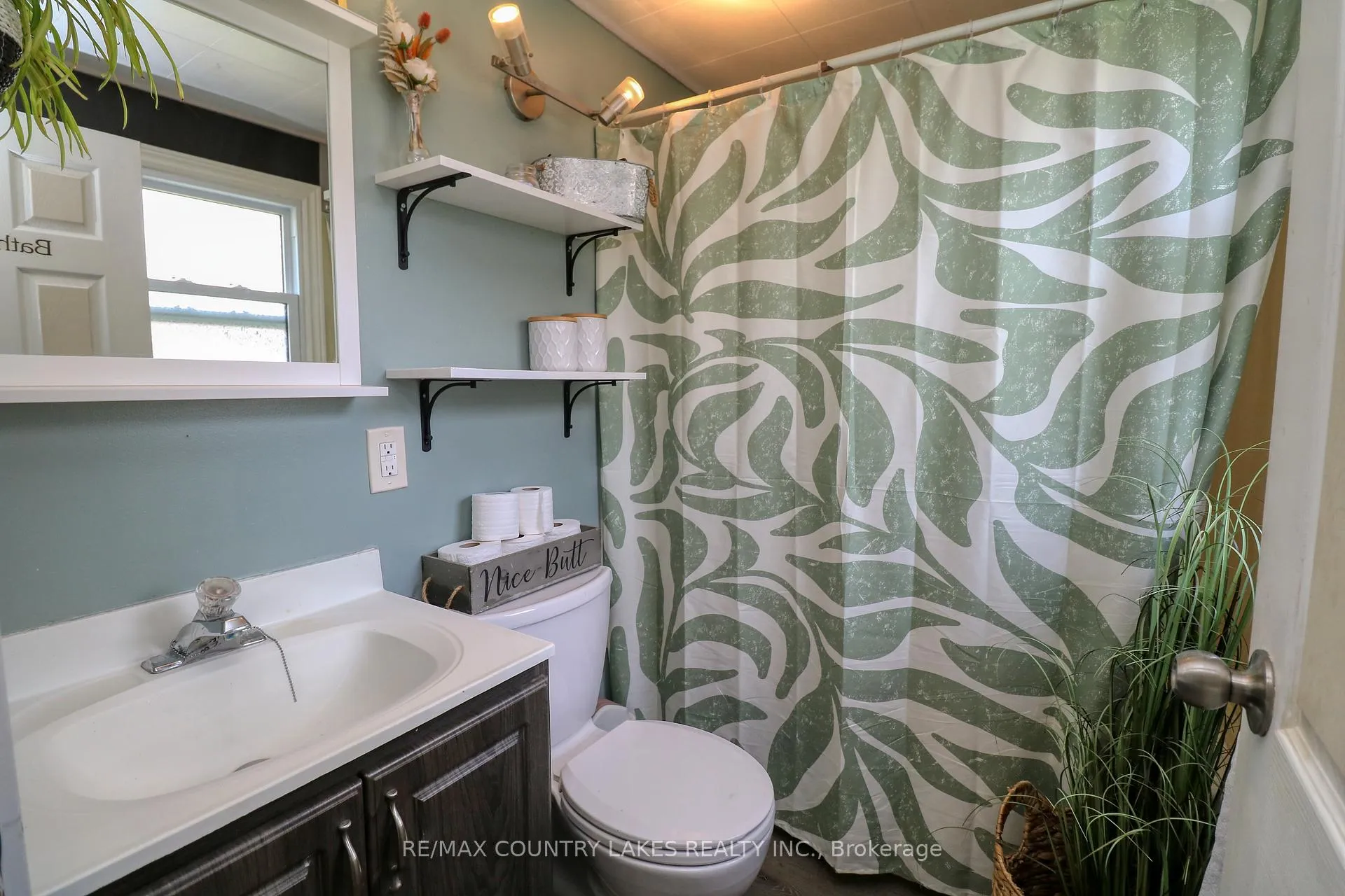 Photo 12 of 945 First Street S, Gravenhurst, Wood (Gravenhurst) — HOMEH