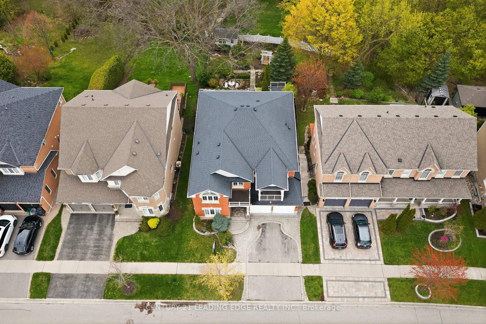 Photo 4 of 62 James Rowe Drive, Whitby, Williamsburg — HOMEH