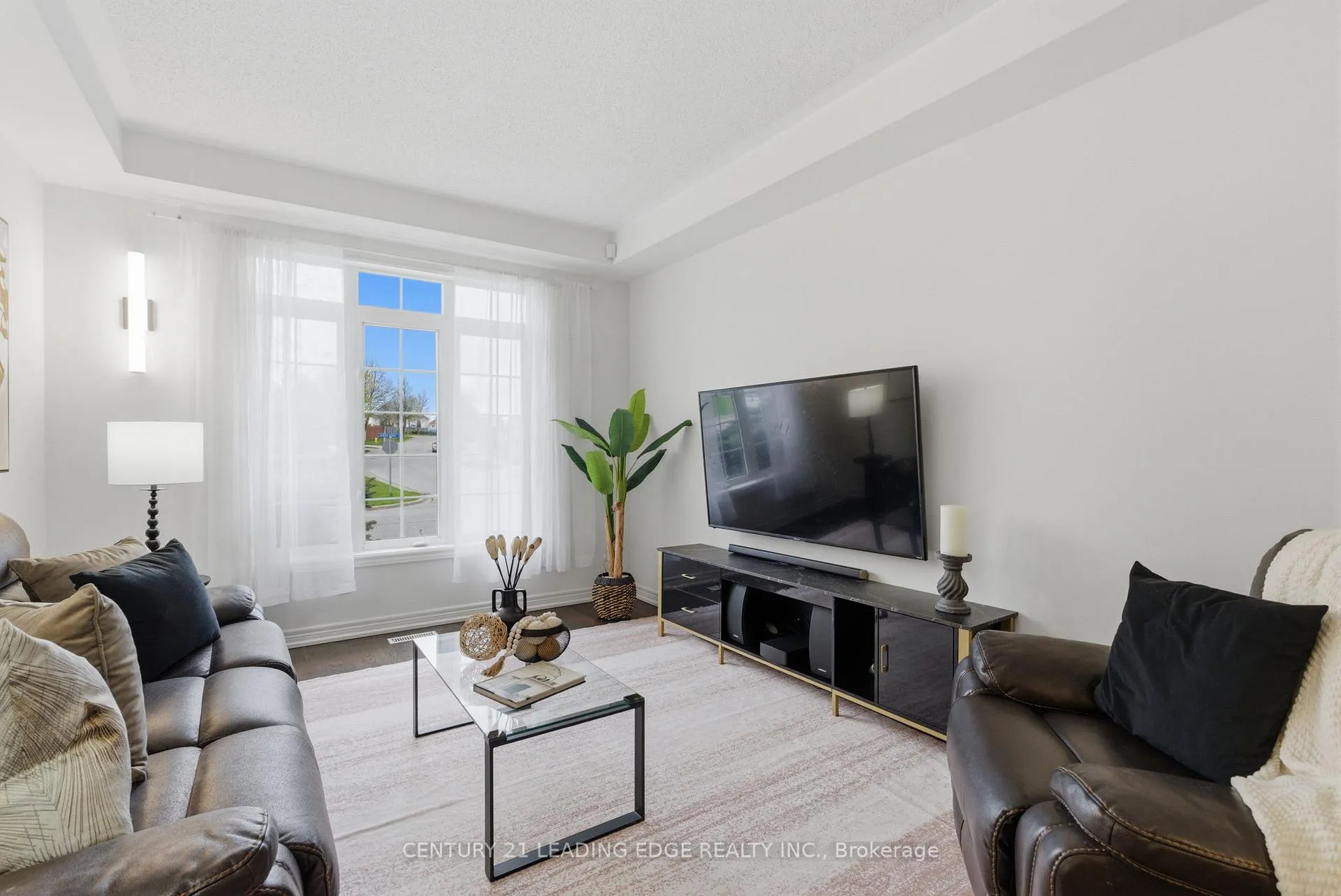 Photo 11 of 62 James Rowe Drive, Whitby, Williamsburg — HOMEH