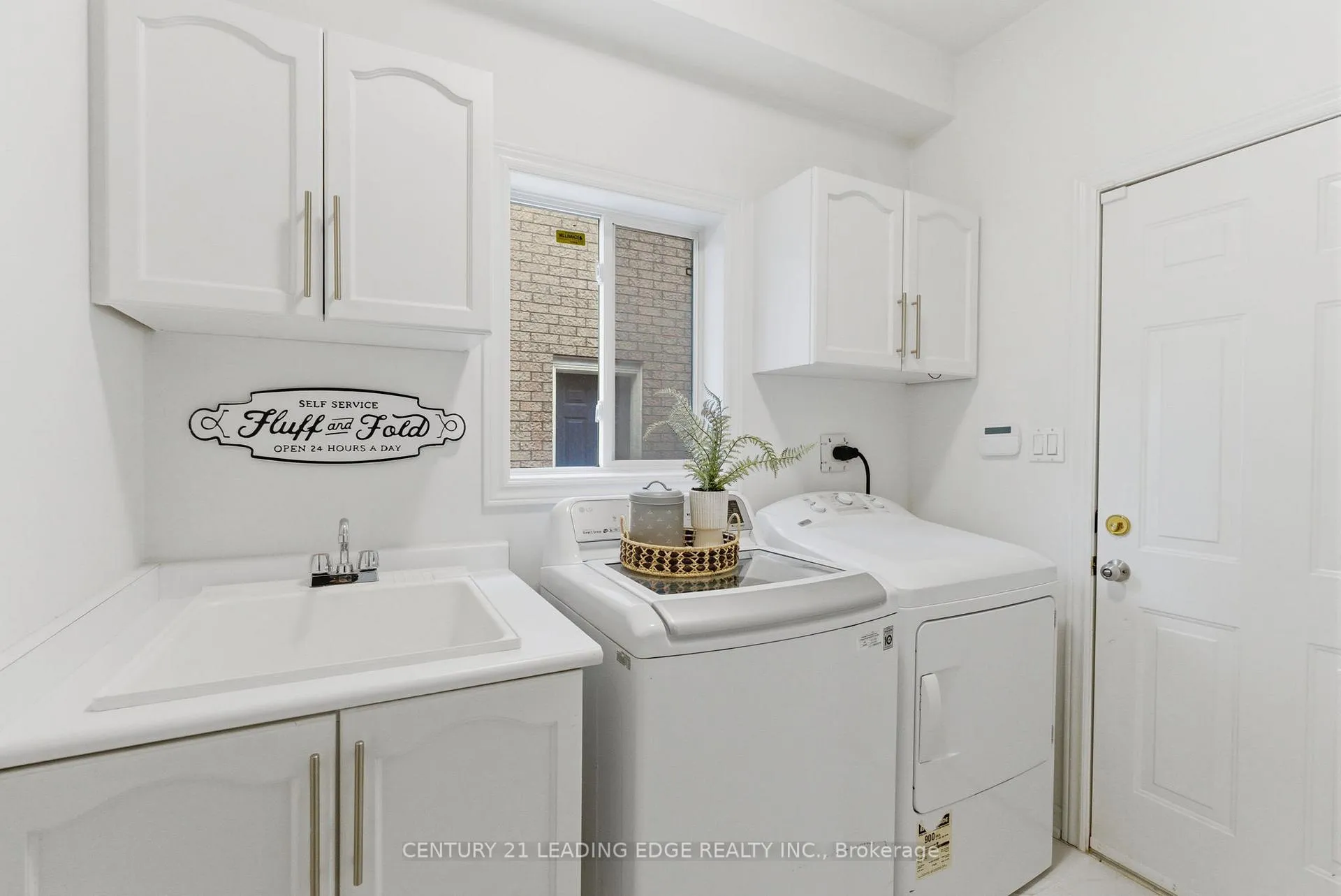 Photo 23 of 62 James Rowe Drive, Whitby, Williamsburg — HOMEH