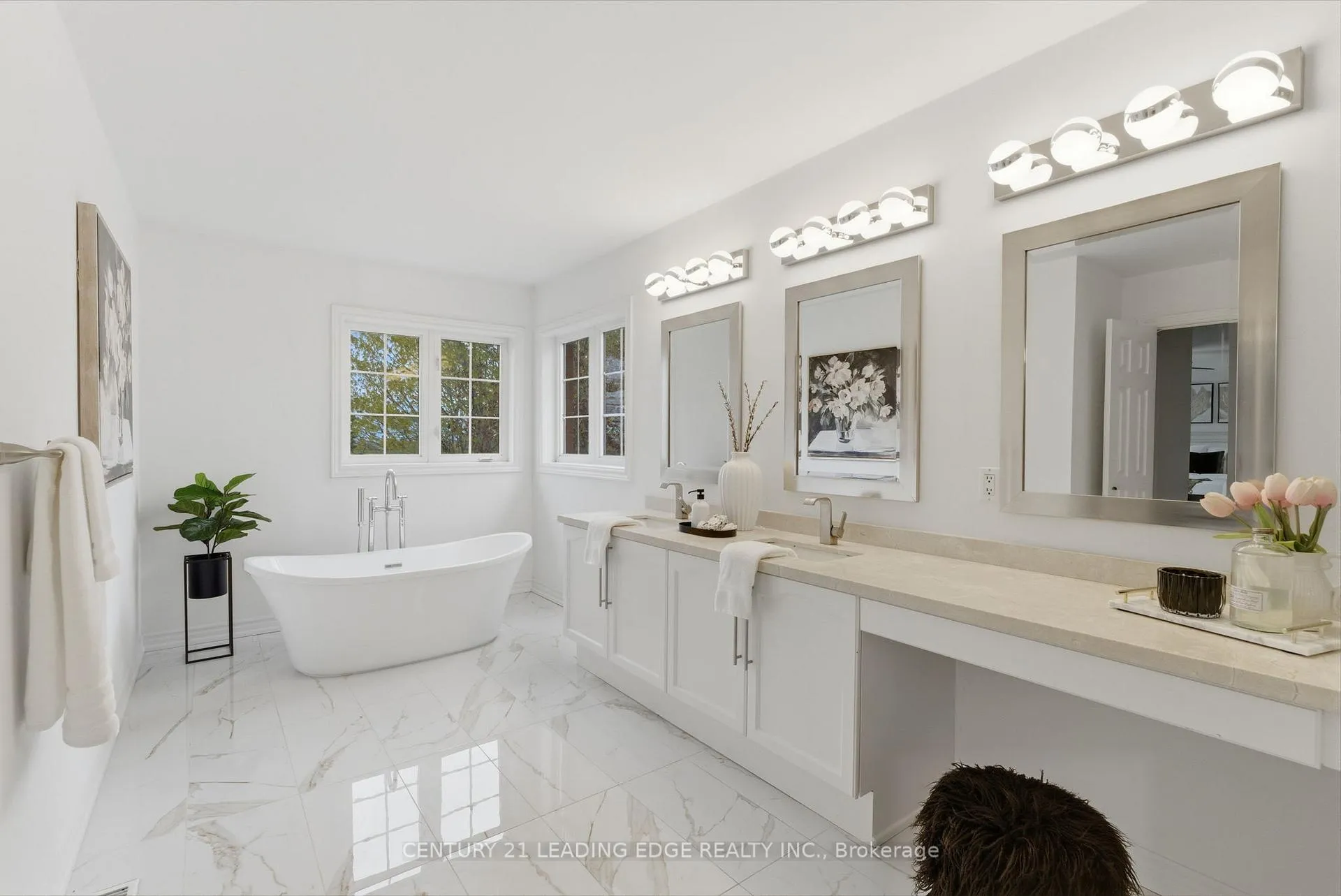 Photo 28 of 62 James Rowe Drive, Whitby, Williamsburg — HOMEH