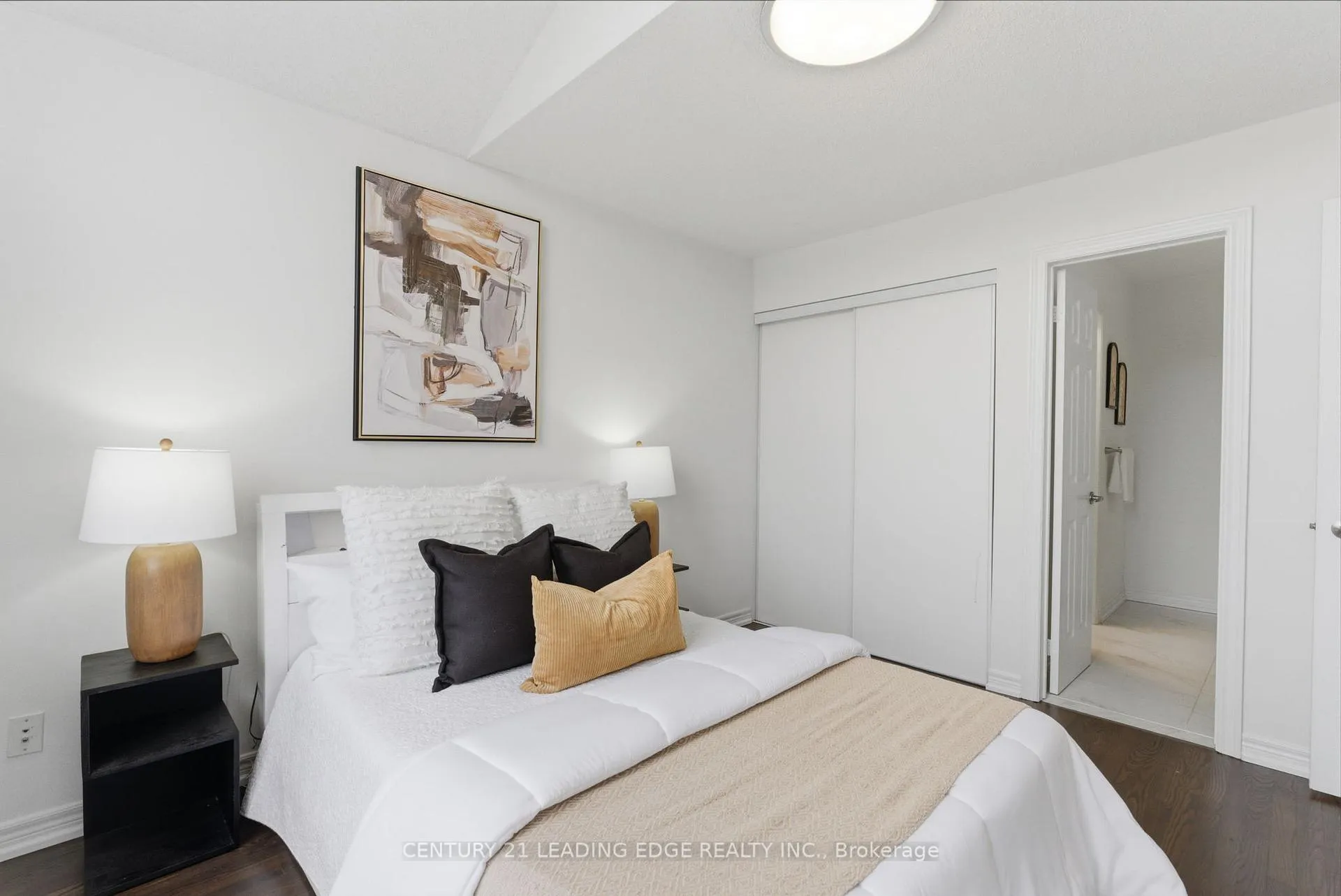 Photo 32 of 62 James Rowe Drive, Whitby, Williamsburg — HOMEH