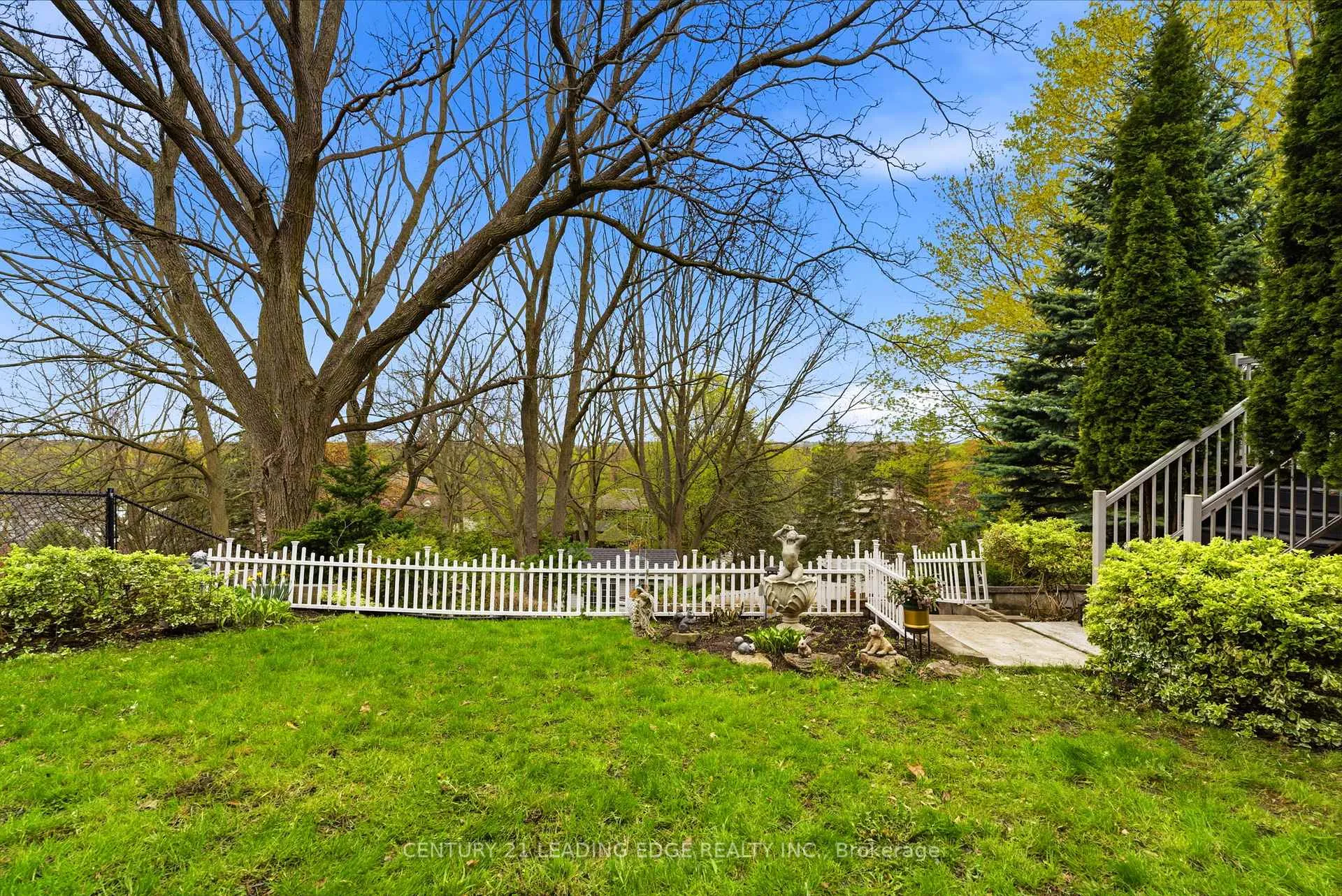 Photo 43 of 62 James Rowe Drive, Whitby, Williamsburg — HOMEH